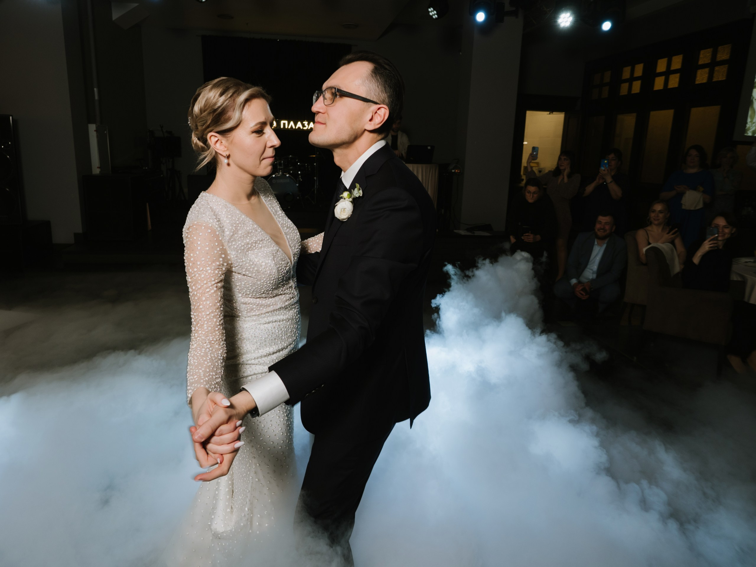 Фото первый свадебный танец молодожёнов в Москве