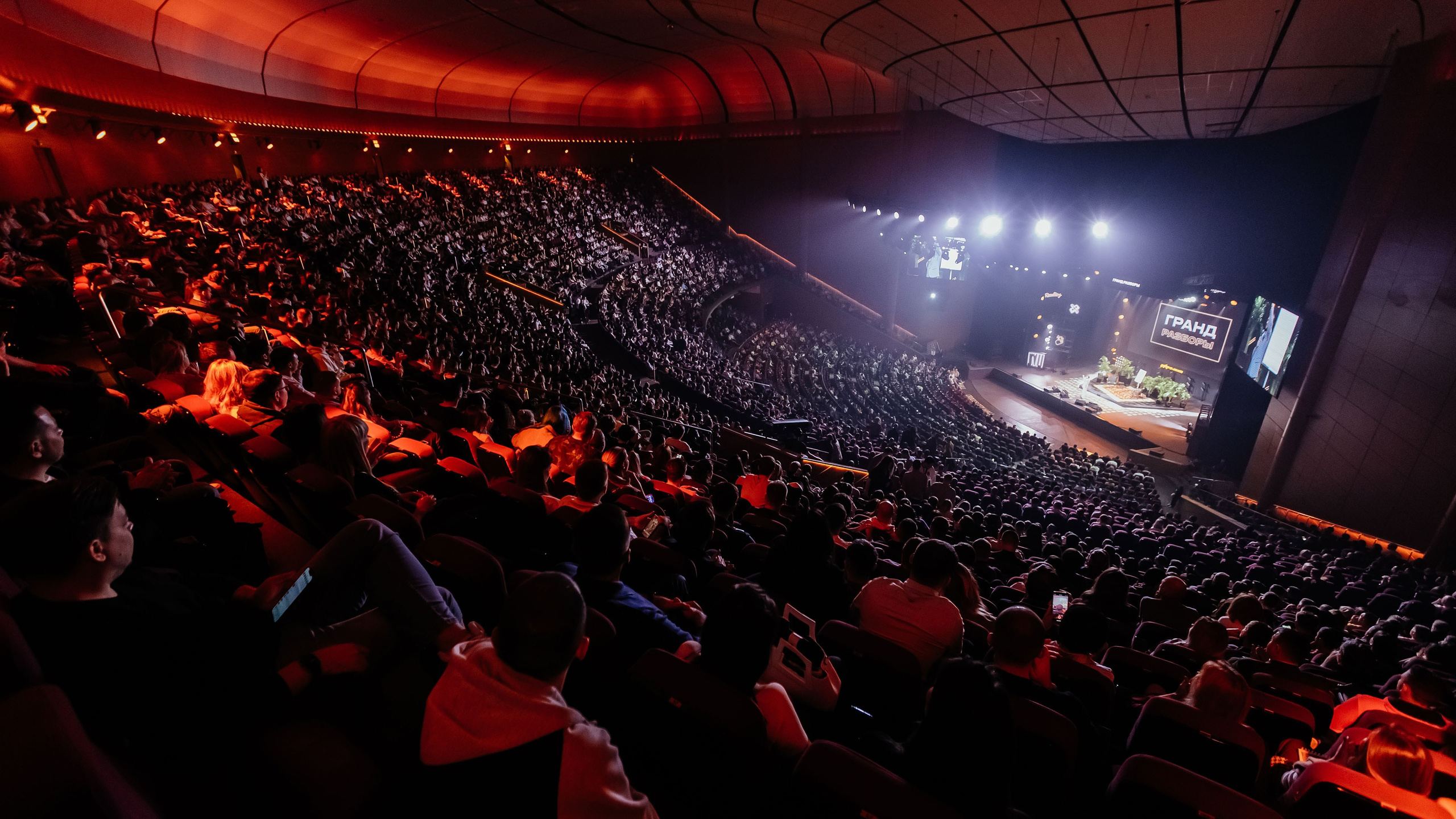 Виталий Кривцов Профессиональный репортажный фотограф сниму ваше мероприятие стильно, эмоционально и креативно. Репортажный, event, концертный и backstage фотограф из Москвы Виталий Кривцов