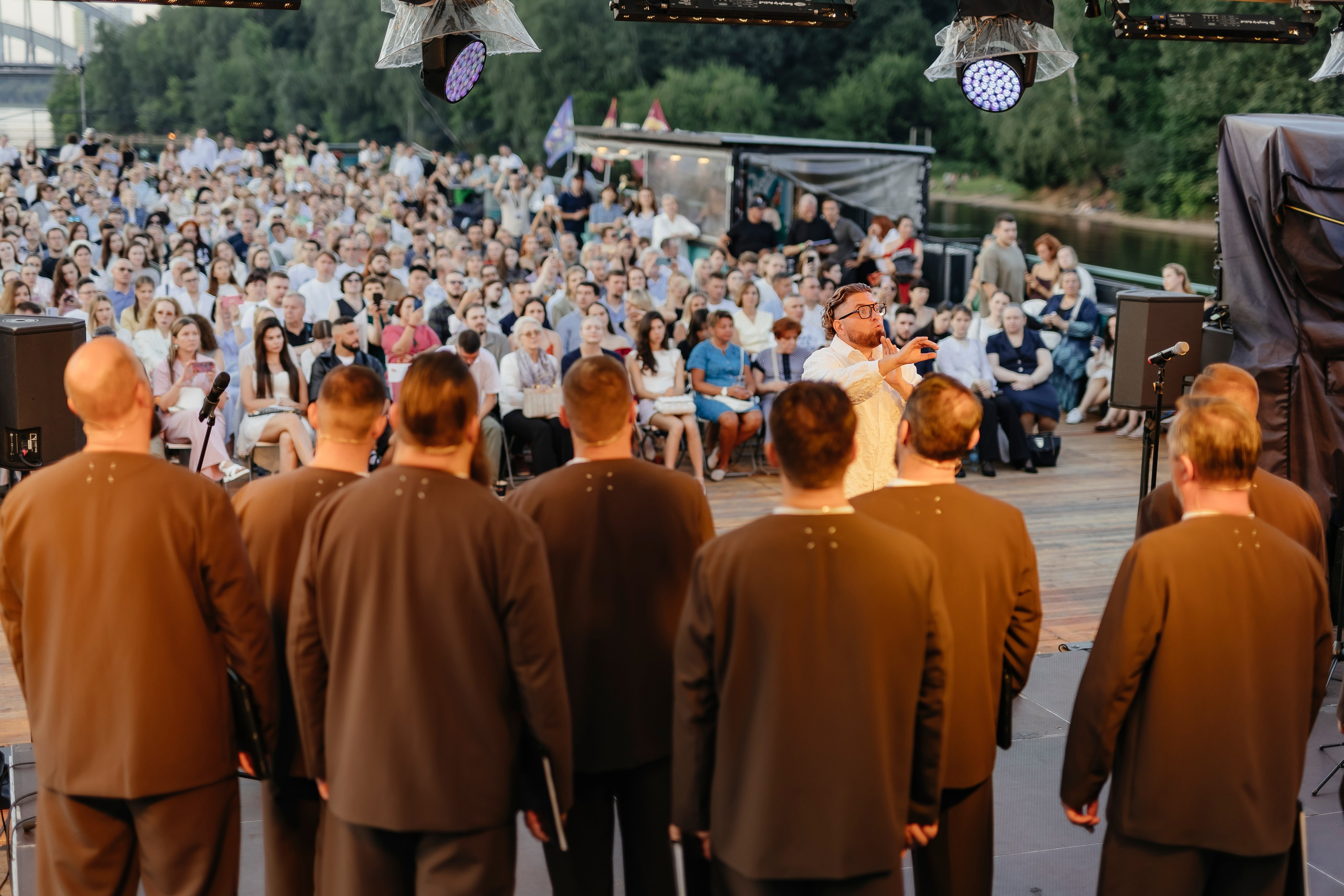 Хор Сретенского Монастыря выступление на корабле. Репортажный, event, концертный и backstage фотограф из Москвы Виталий Кривцов