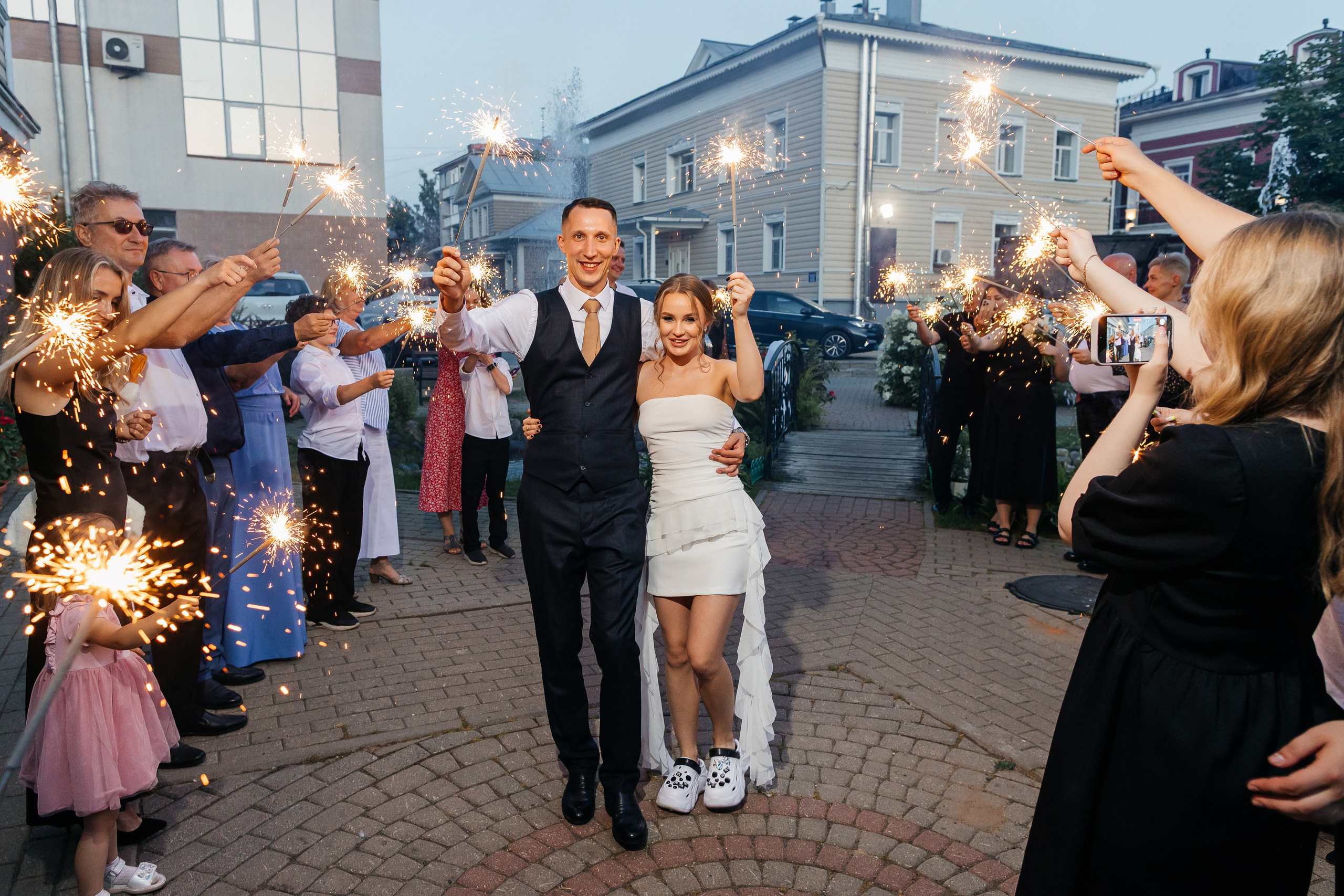 Красивый свадебный ужин в уютном ресторане. Олег Сверчков | Свадебный фотограф Вологда