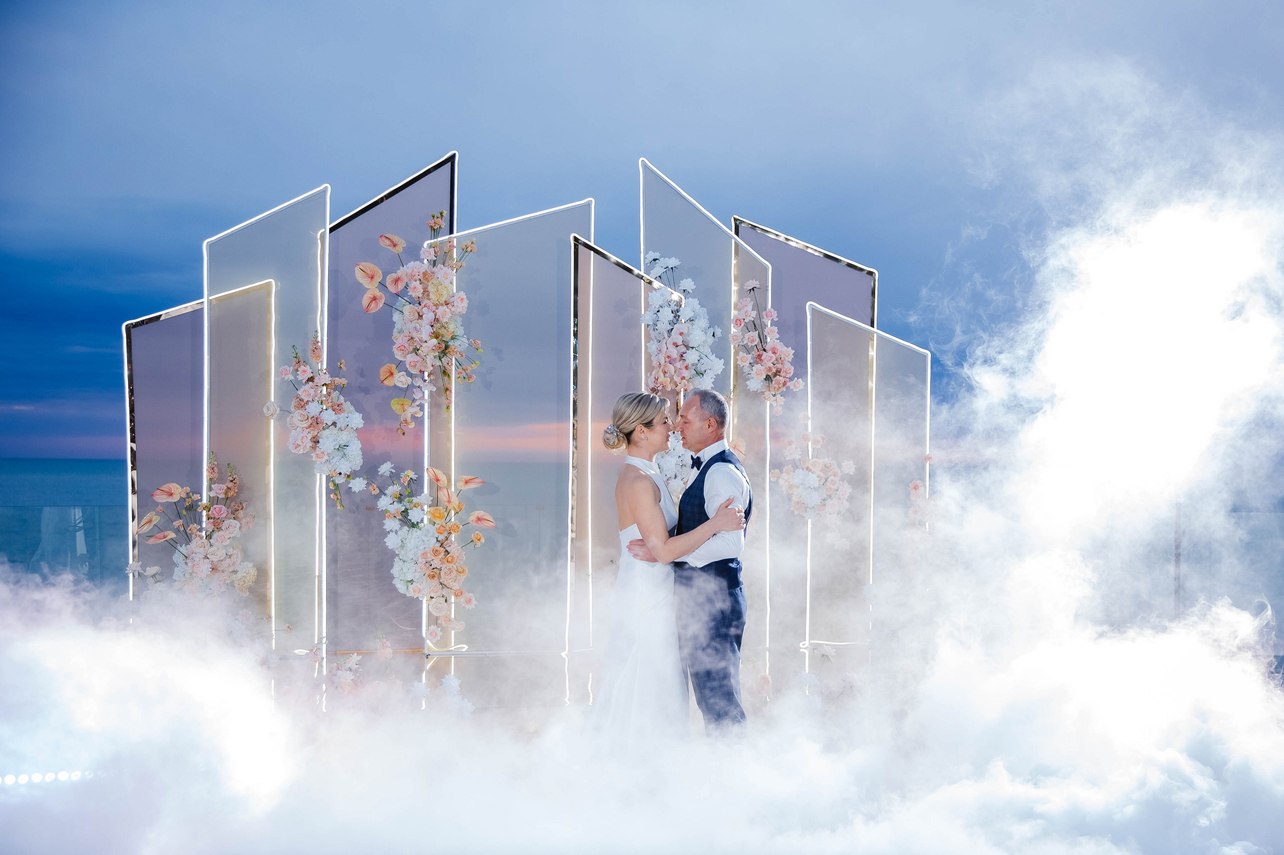 Выездная регистрация в Сочи с видом на море. Свадебный фотограф в Абхазии, Сухум, Гагра, Сочи