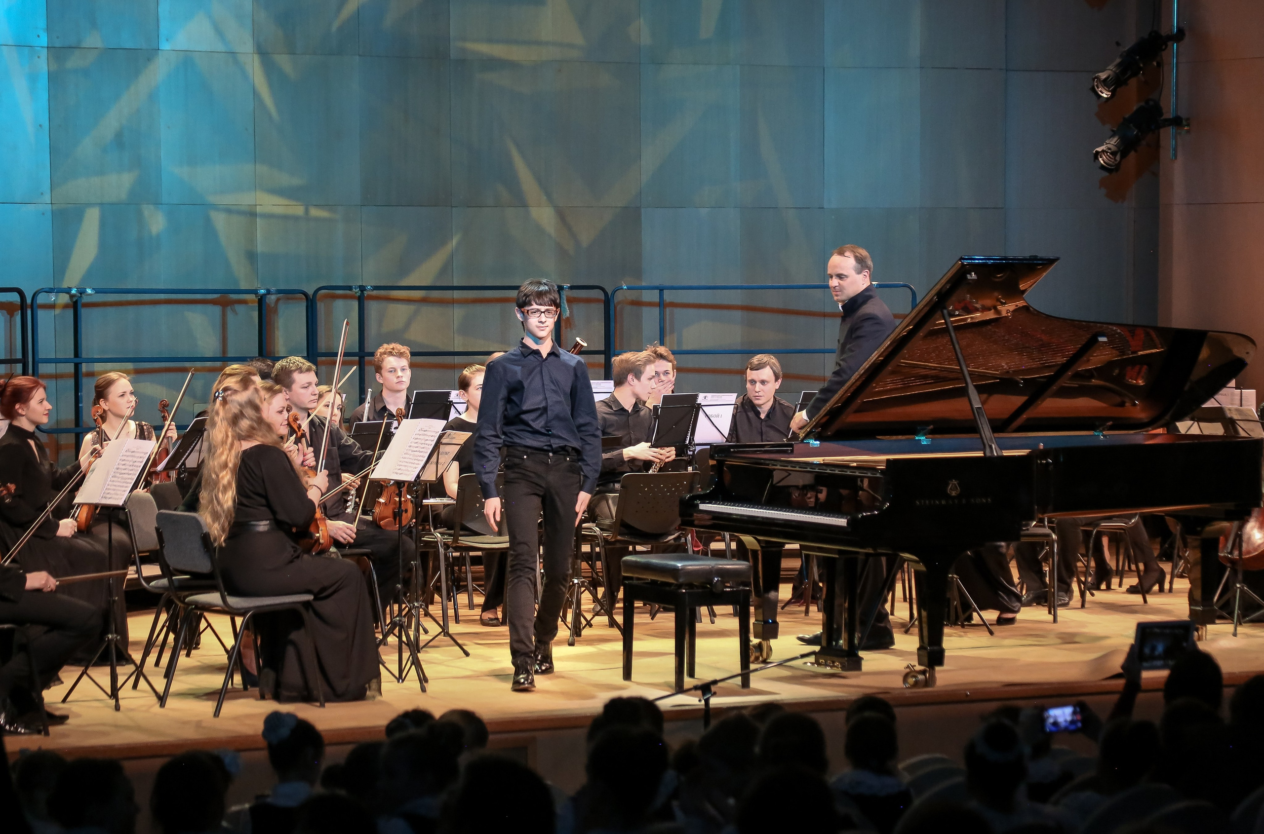 Юбилей Бетховенской школы. Дарья Письменюк / Darya Leitstern — фотограф, музыкант, журналист, путешественник