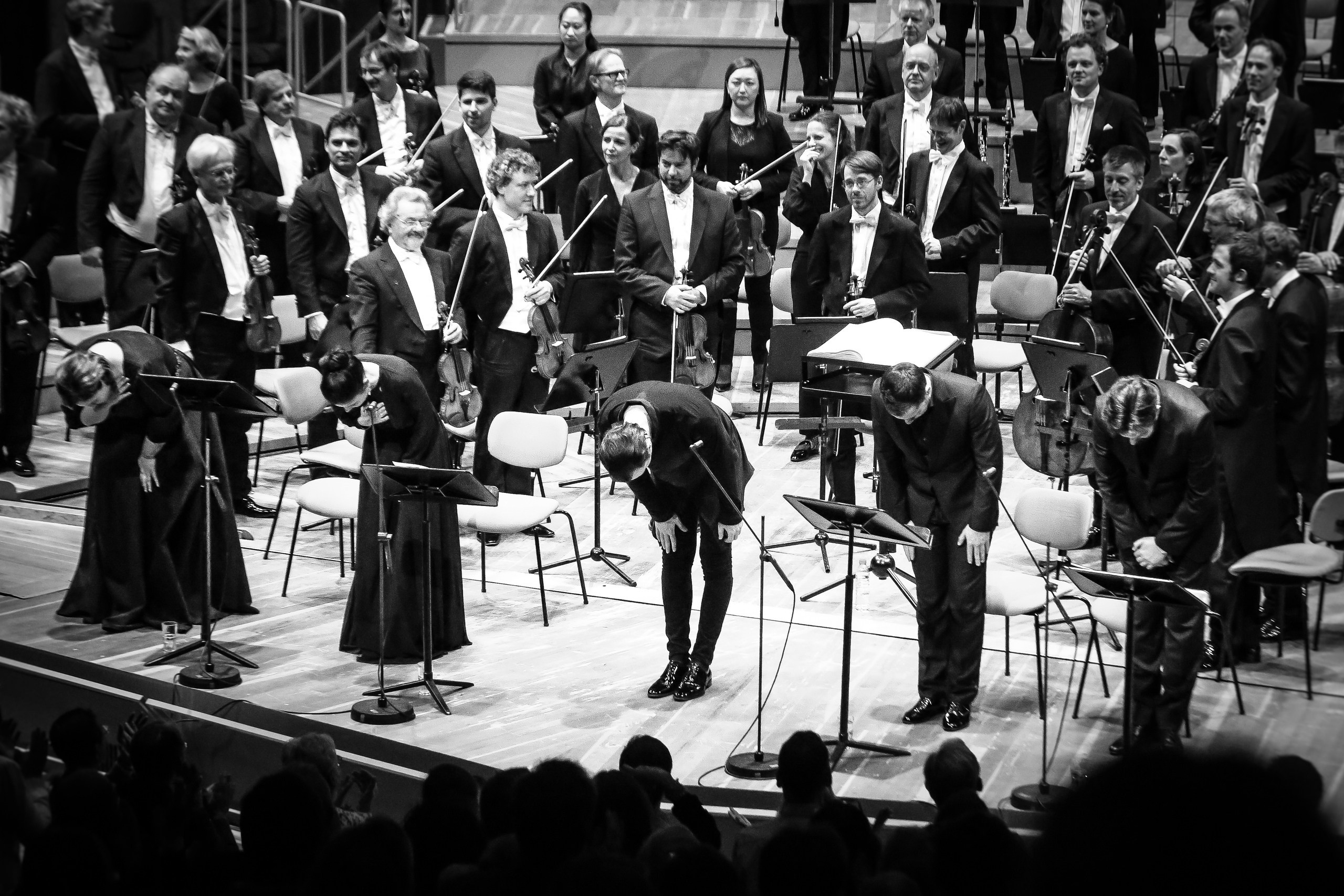 Теодор Курентзис исполнил вердиевский Реквием с берлинскими филармониками. Дарья Письменюк / Darya Leitstern — фотограф, музыкант, журналист, путешественник