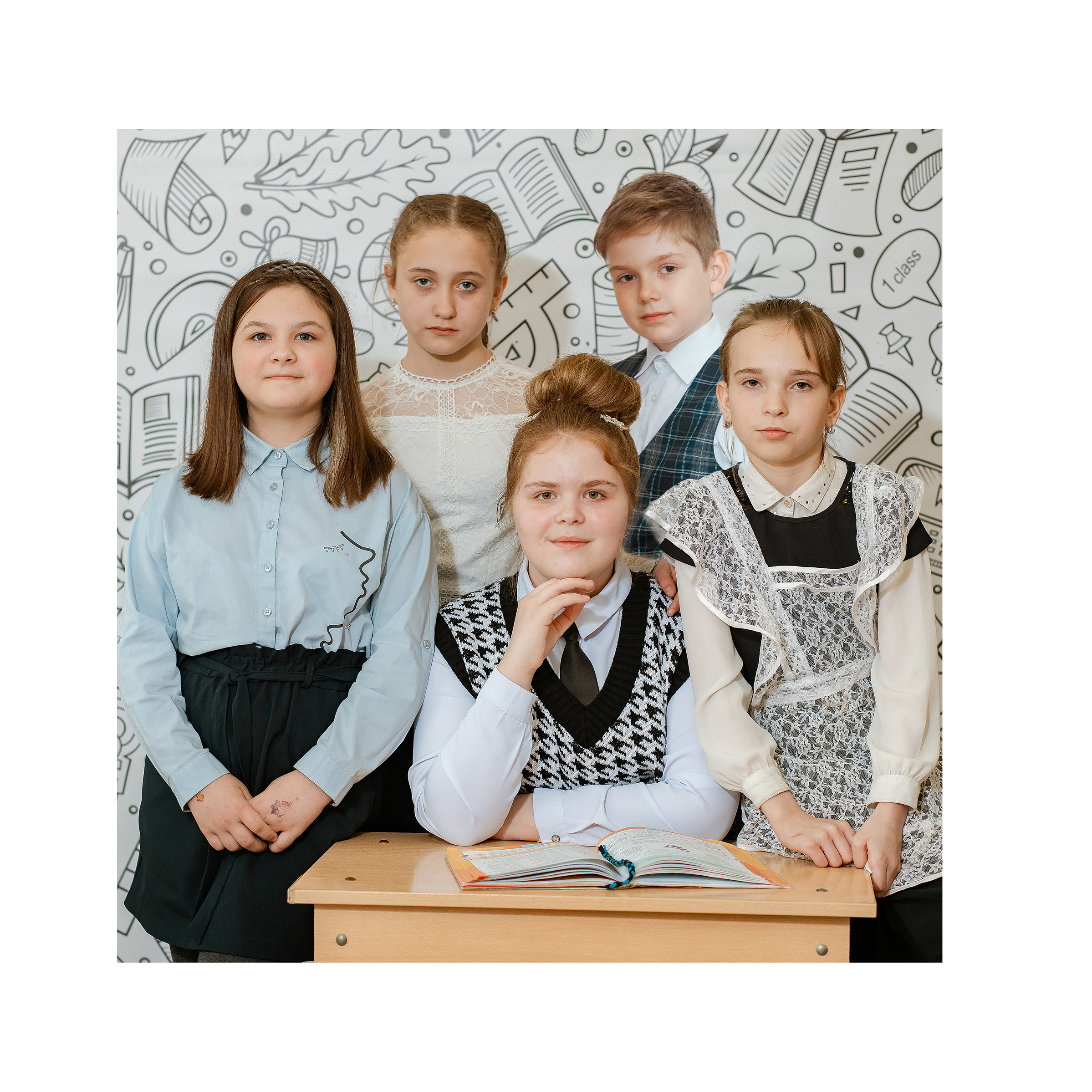 Многостраничная книга Интервью, 24 страницы «Лукоморье». Студия выпускных альбомов Остров от 1400 р