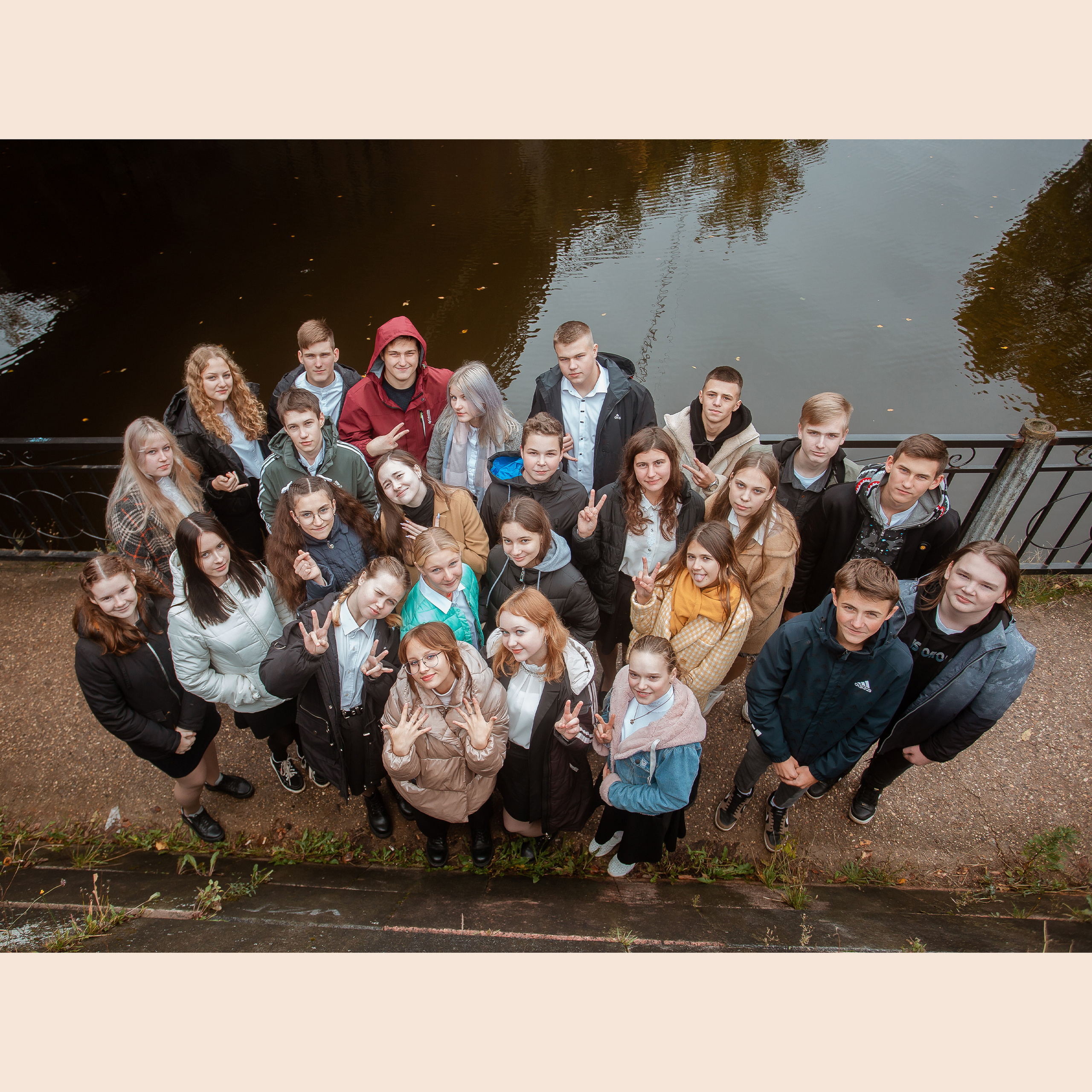 Многостраничная книга Эконом, 24 страницы «Блик». Студия выпускных альбомов Остров