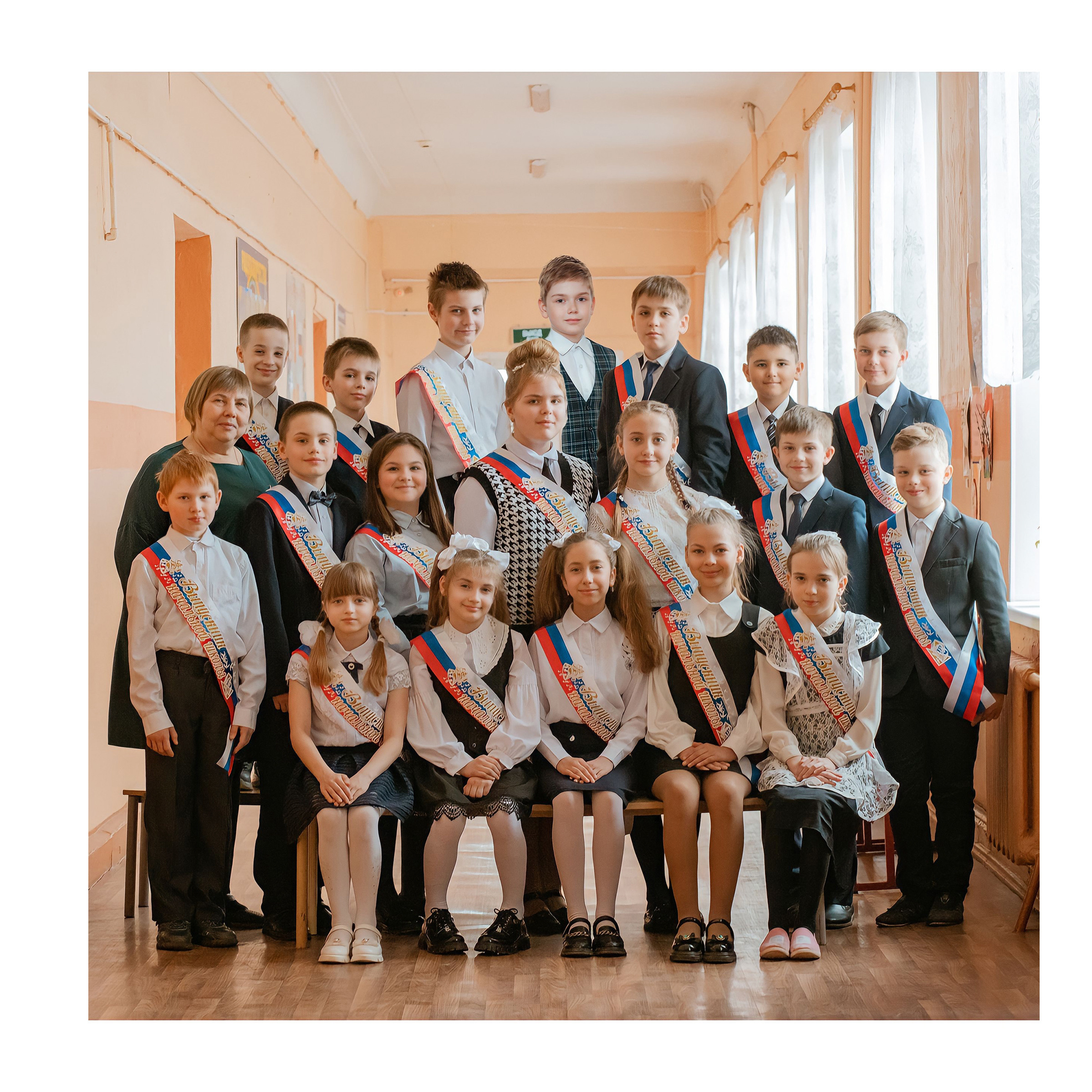 Многостраничная книга Интервью, 24 страницы «Лукоморье». Студия выпускных альбомов Остров от 1400 р