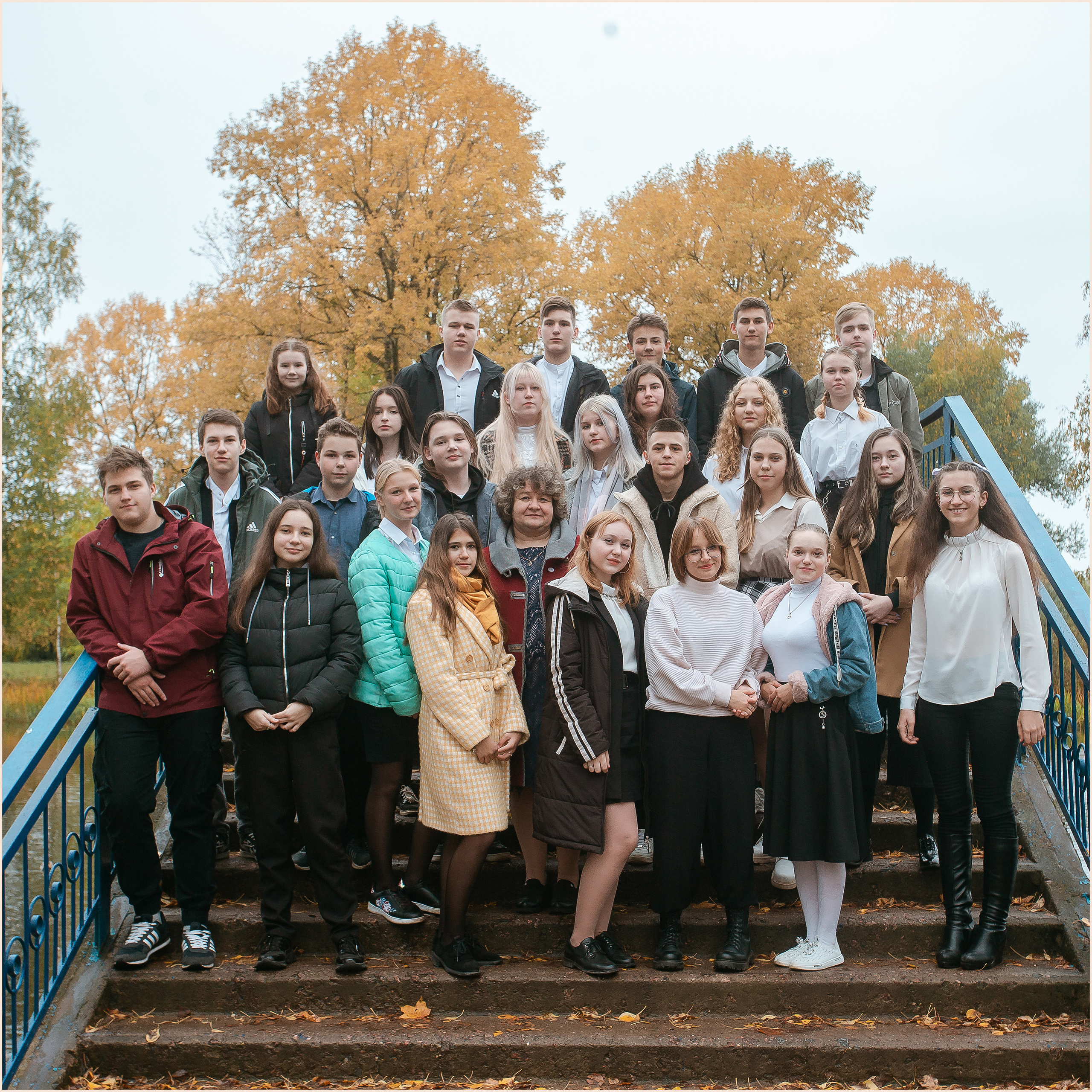 Многостраничная книга Эконом, 24 страницы «Блик». Студия выпускных альбомов Остров