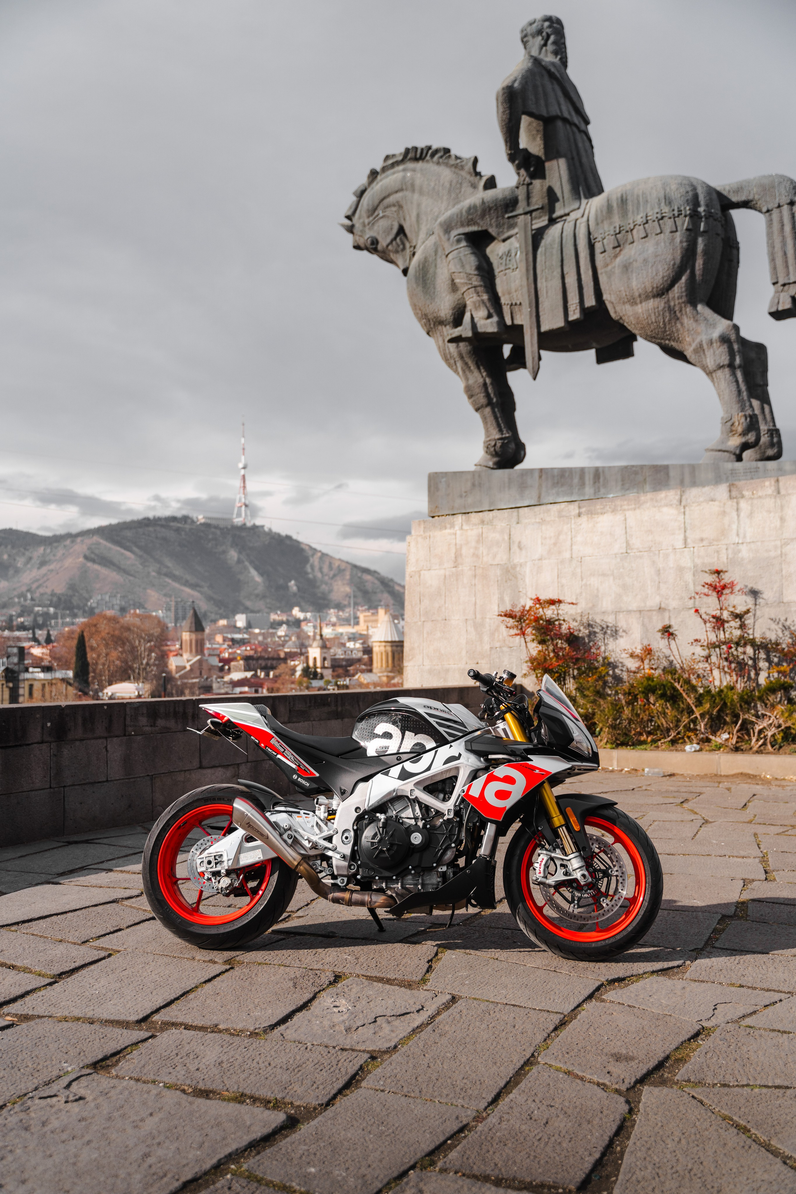 Aprilia Tuono V4 Factory. Автомобильный и просто лучший фотограф в Сочи Nikita No Name