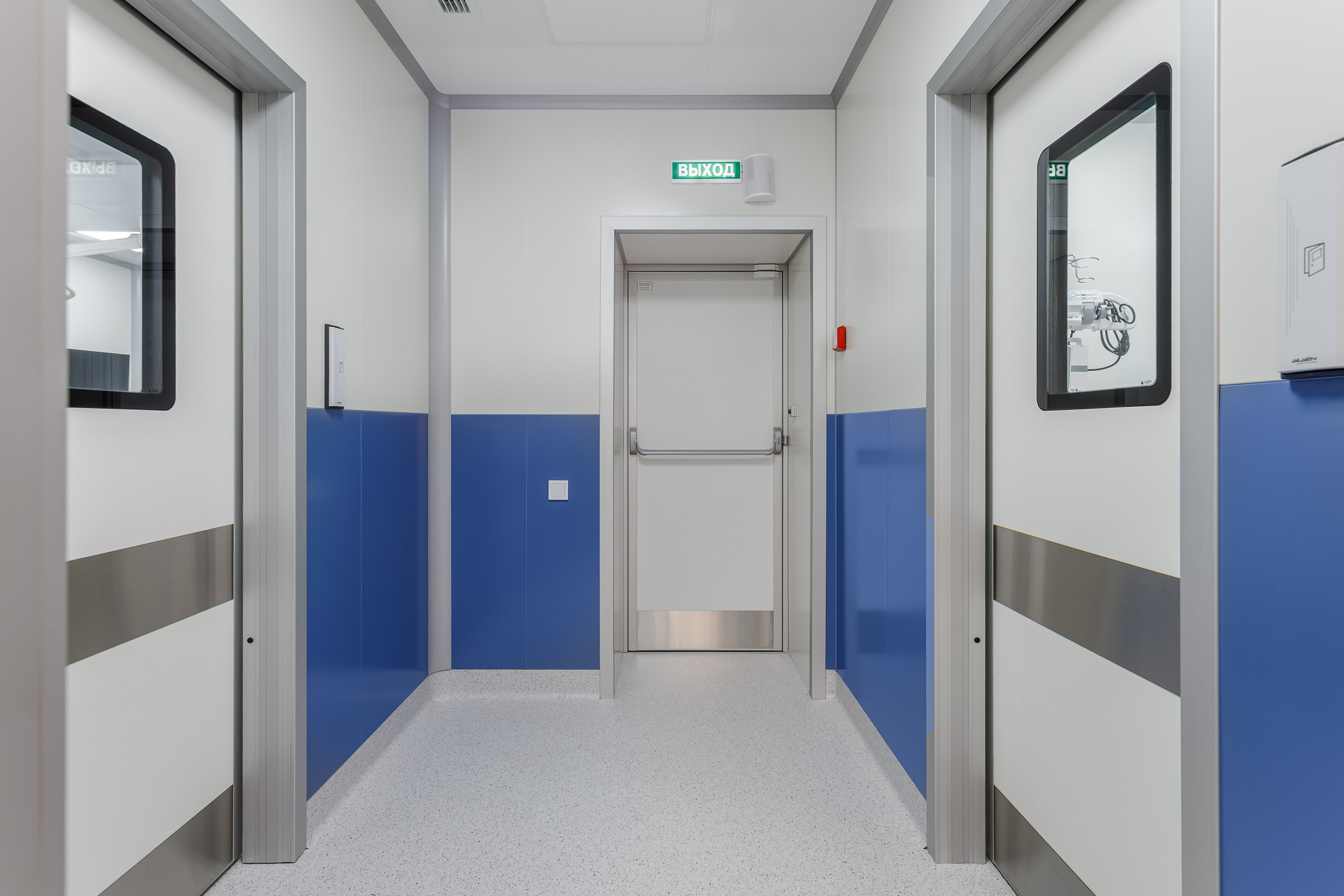 Профессиональная фотосъемка для медицинского центра в городе Иваново: Залог доверия и успешного развития.В современном мире визуальный контент играет ключевую роль в формировании общественного мнения и привлечении клиентов. Для медицинского центра профессиональная фотосъемка — это не просто красивые картинки, а мощный инструмент для построения доверия, повышения репутации и привлечения новых пациентов.