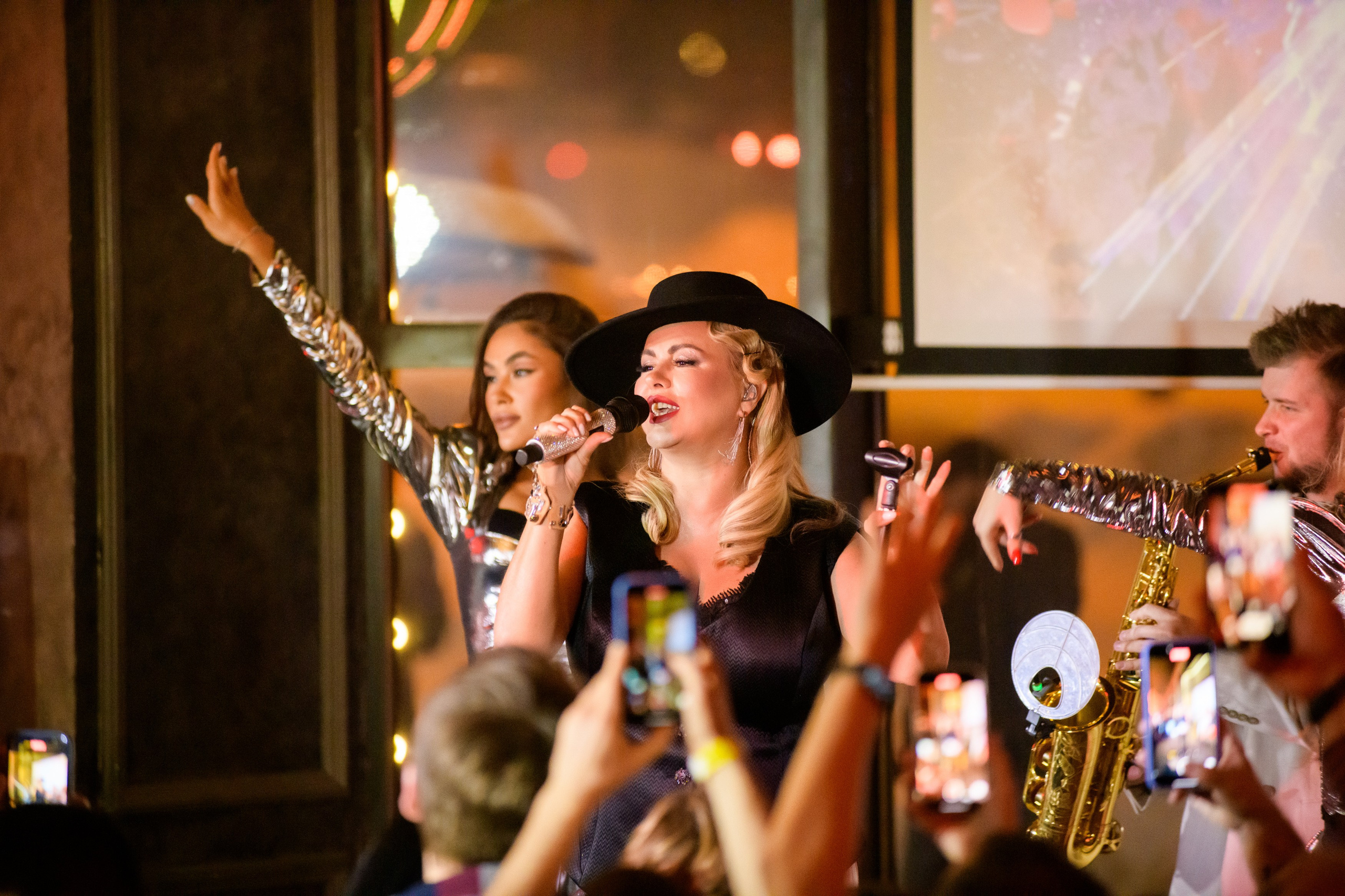 Люстра бар. Репортажный фотограф Сергей Дроздов