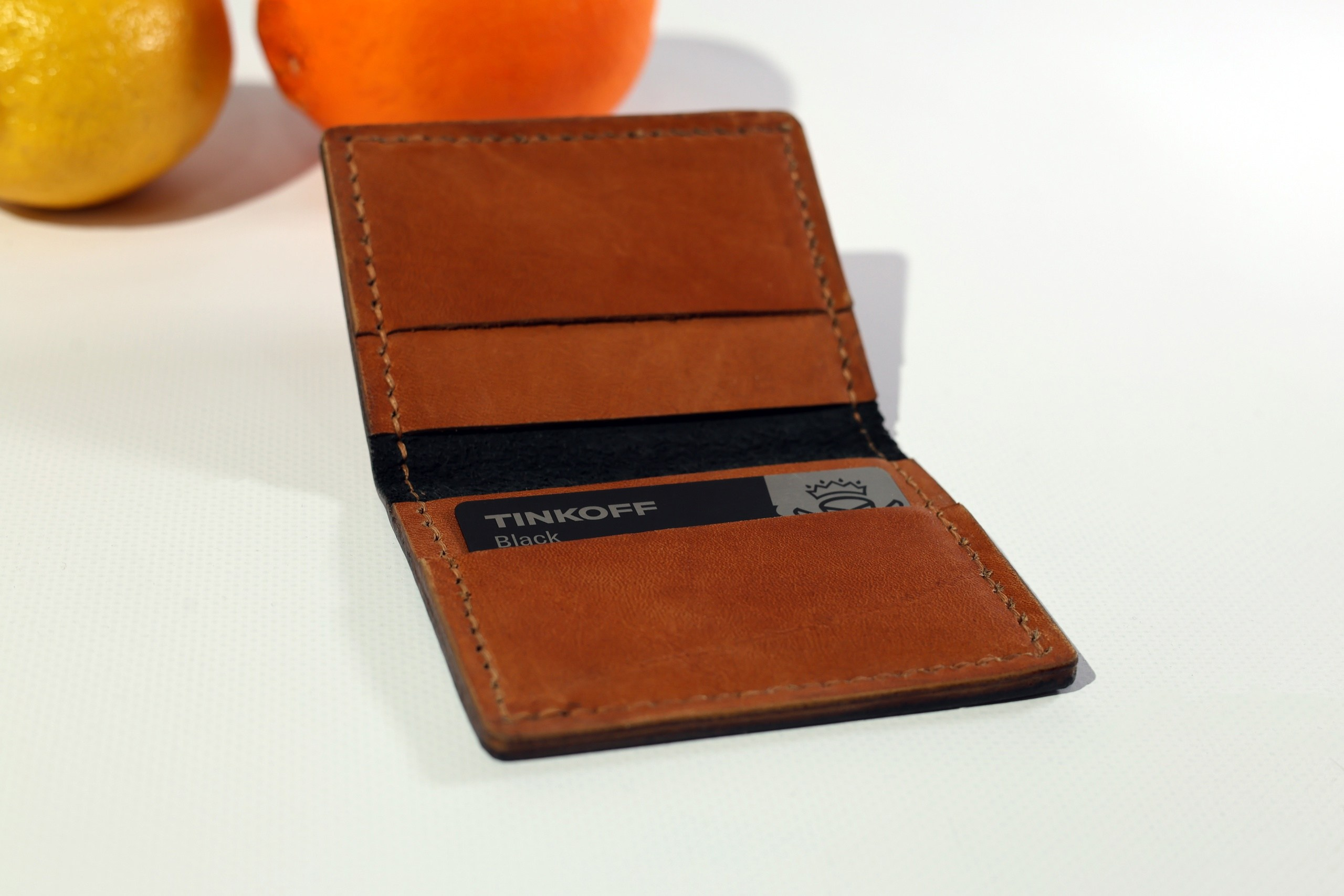 Кардходлер из натуральной кожи. Фотограф | Видеограф в Кургане, Тюмени и Челябинске