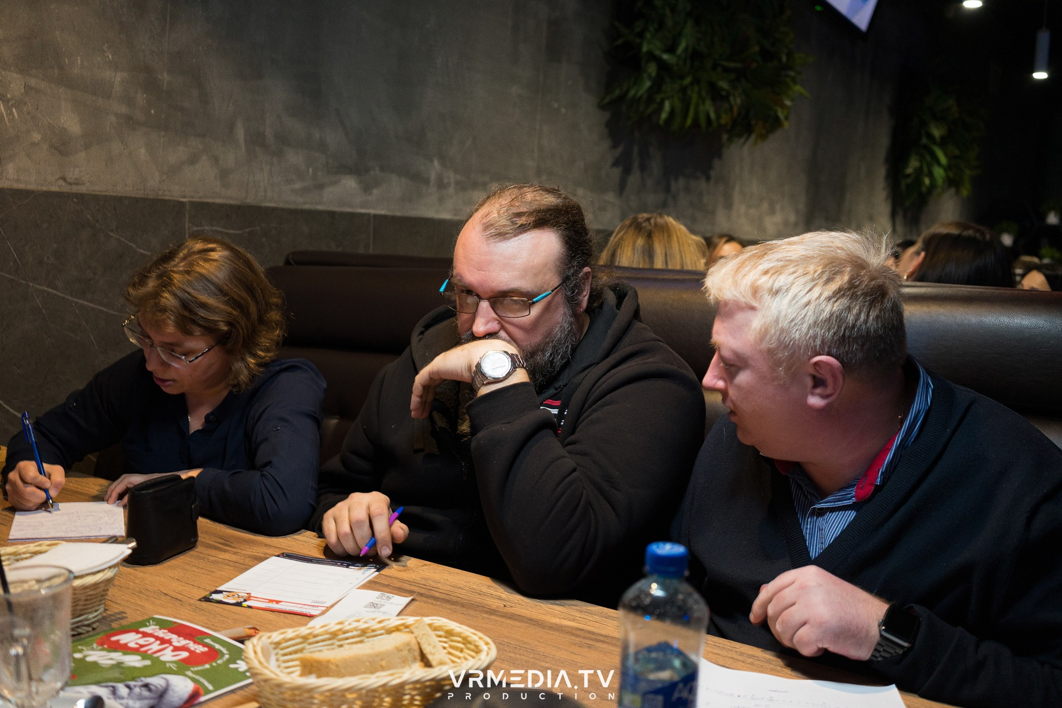 Эйнштейн Party в баре «Друзья»