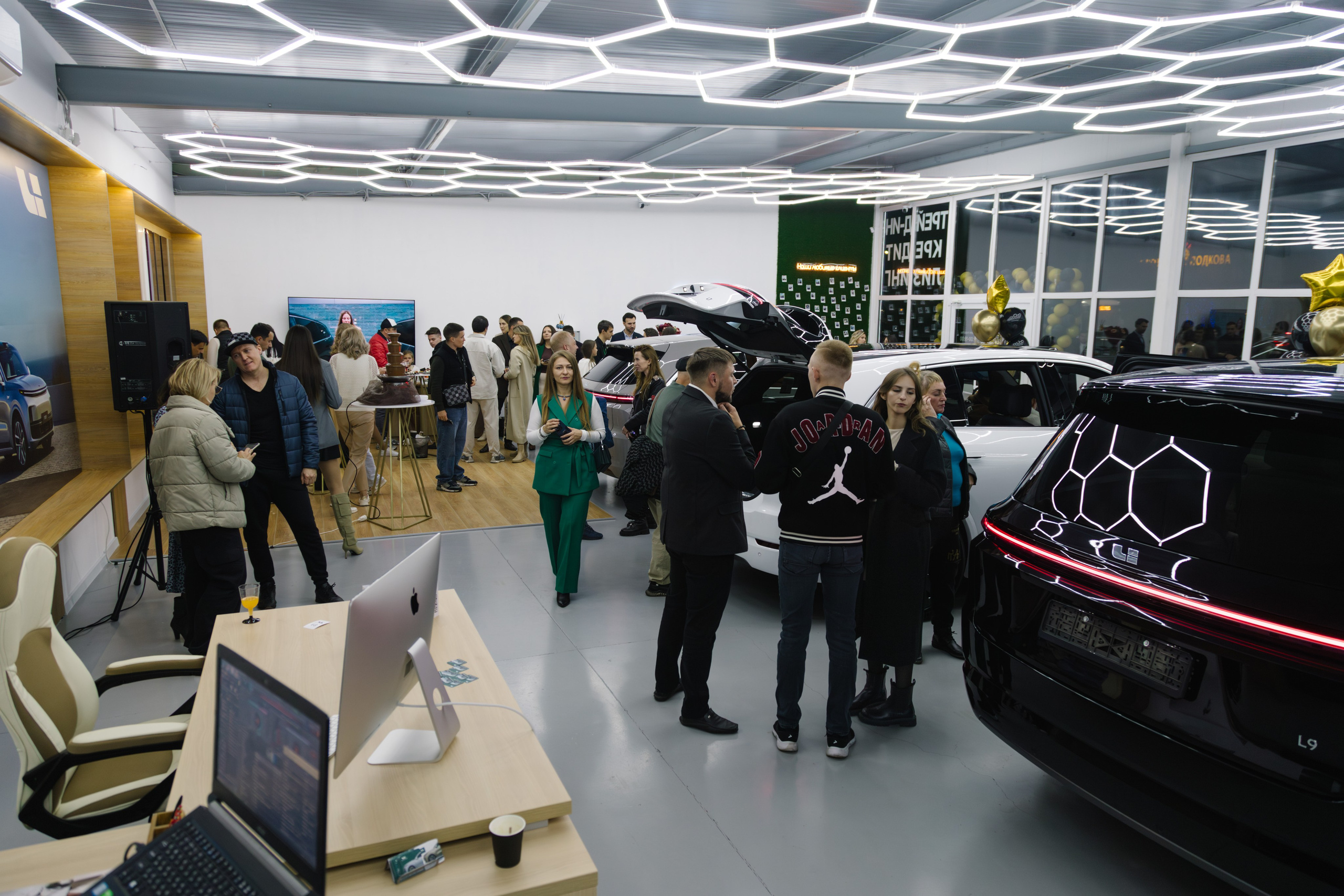 Открытие автосалона Li Auto. Артур Иликчян — Wedding & Event фотограф в Краснодаре