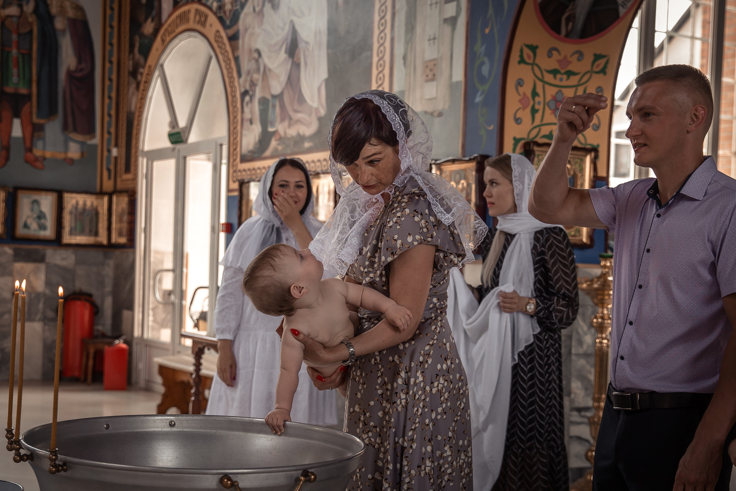 Фотосъёмка таинства крещения Крымск. Фотограф Любава Колесник. Выпускные альбомы в Крымском районе