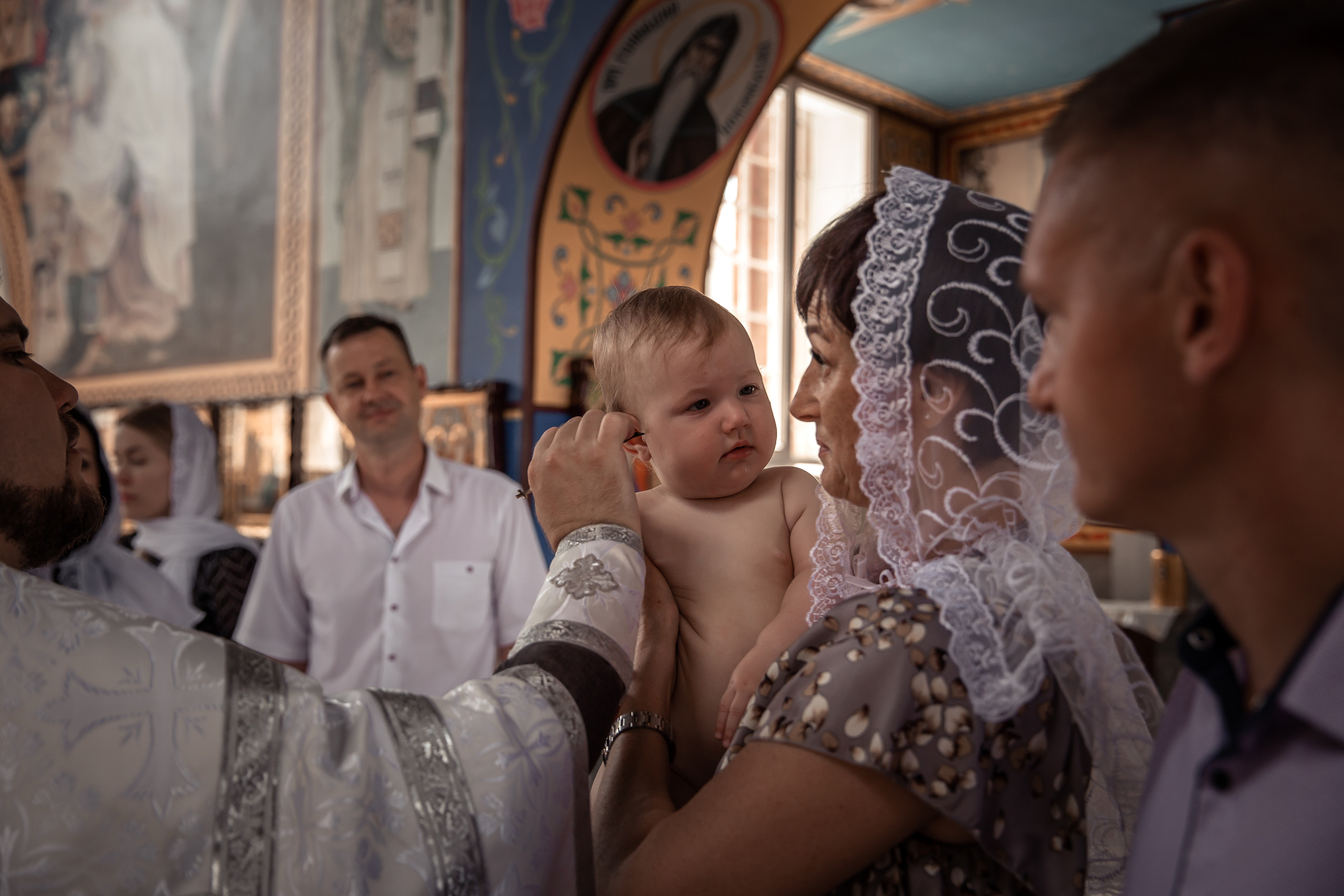 Фотосъёмка таинства крещения Крымск. Фотограф Любава Колесник. Выпускные альбомы в Крымском районе