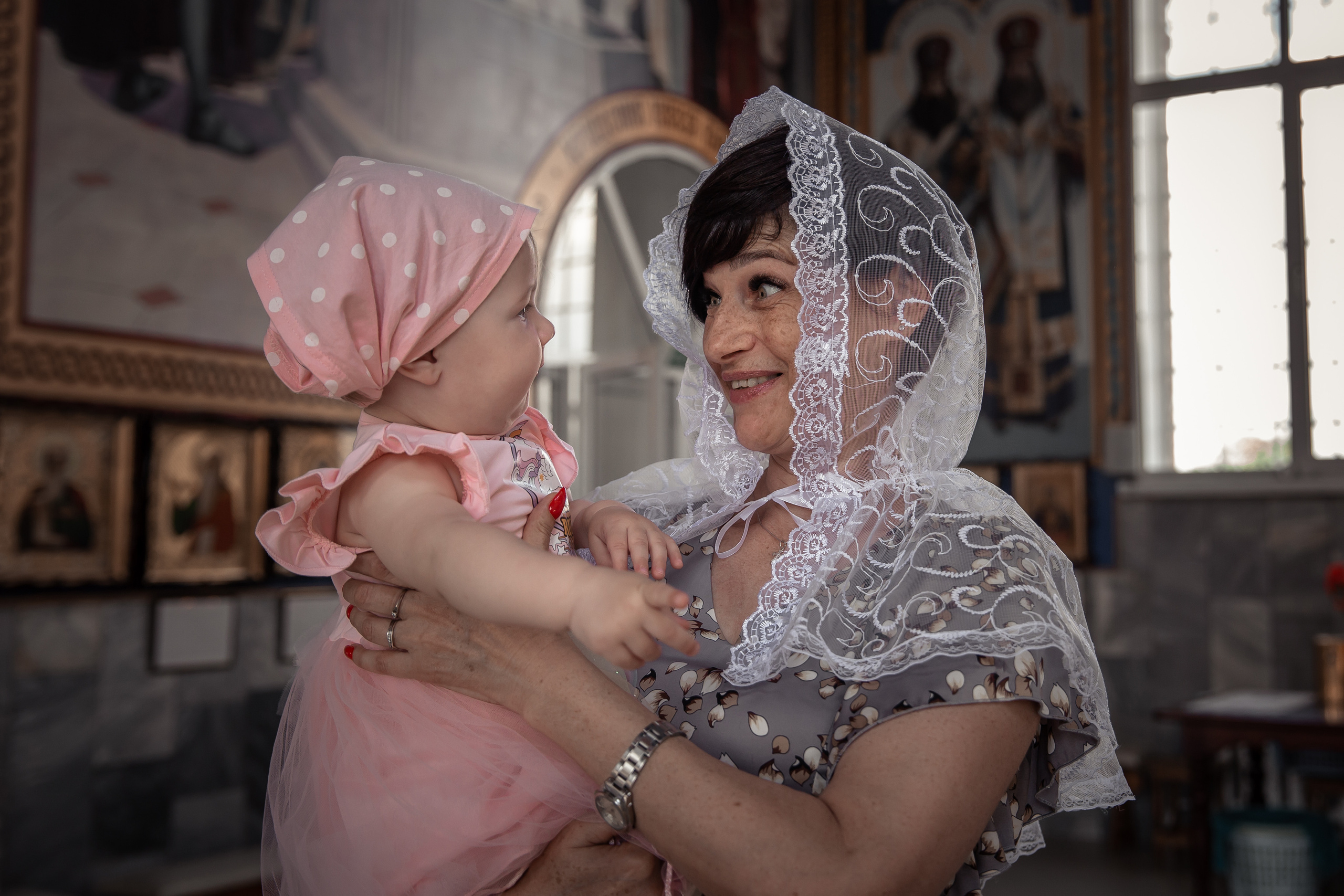 Фотосъёмка таинства крещения Крымск. Фотограф Любава Колесник. Выпускные альбомы в Крымском районе