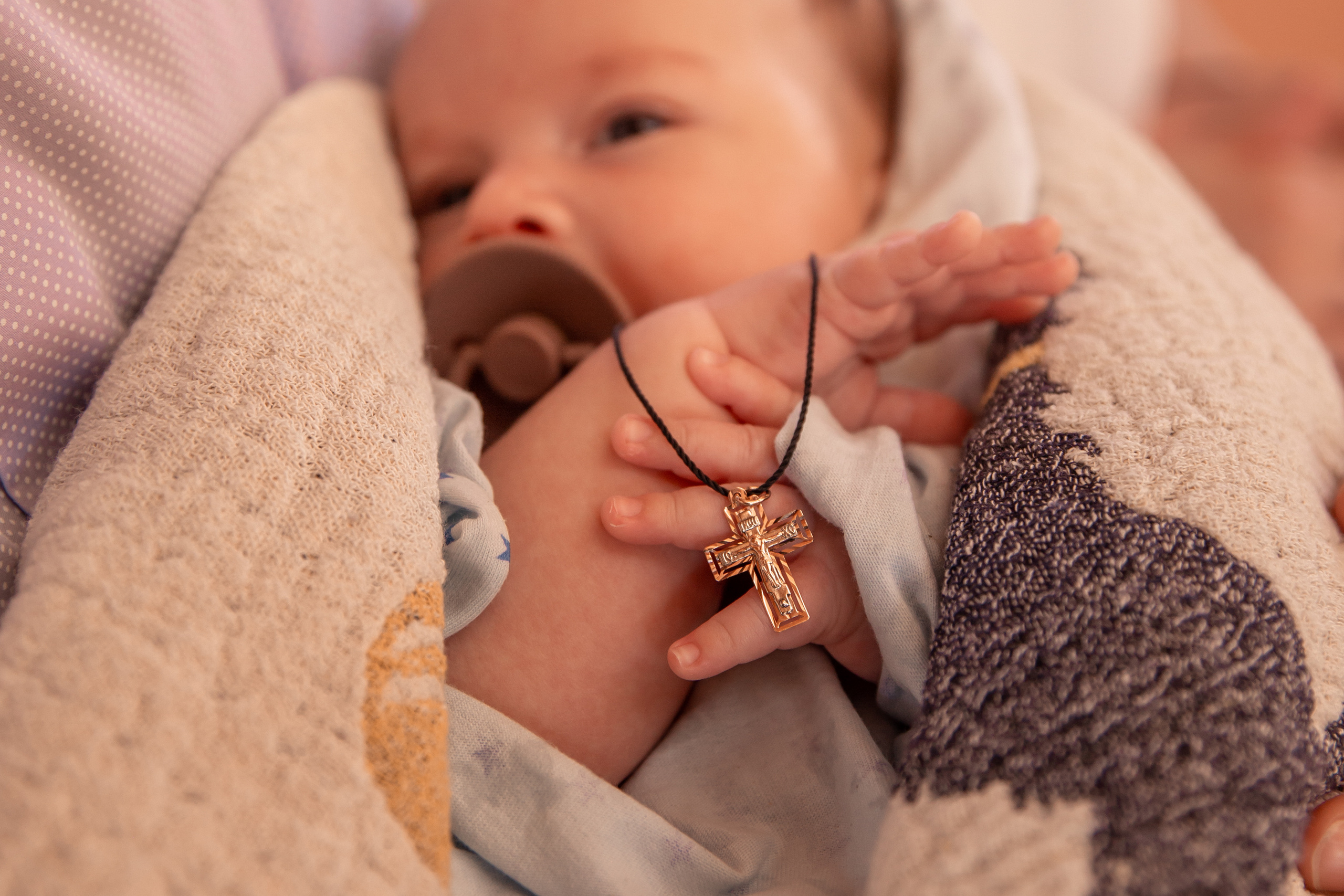 Фотосъёмка таинства крещения Крымск. Фотограф Любава Колесник. Выпускные альбомы в Крымском районе