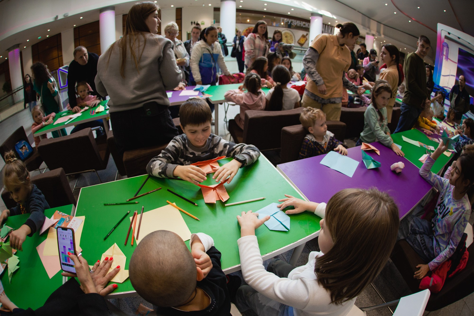 Сказка в ТЦ Океания. Репортажный и концертный фотограф в Москве Анастасия Осень