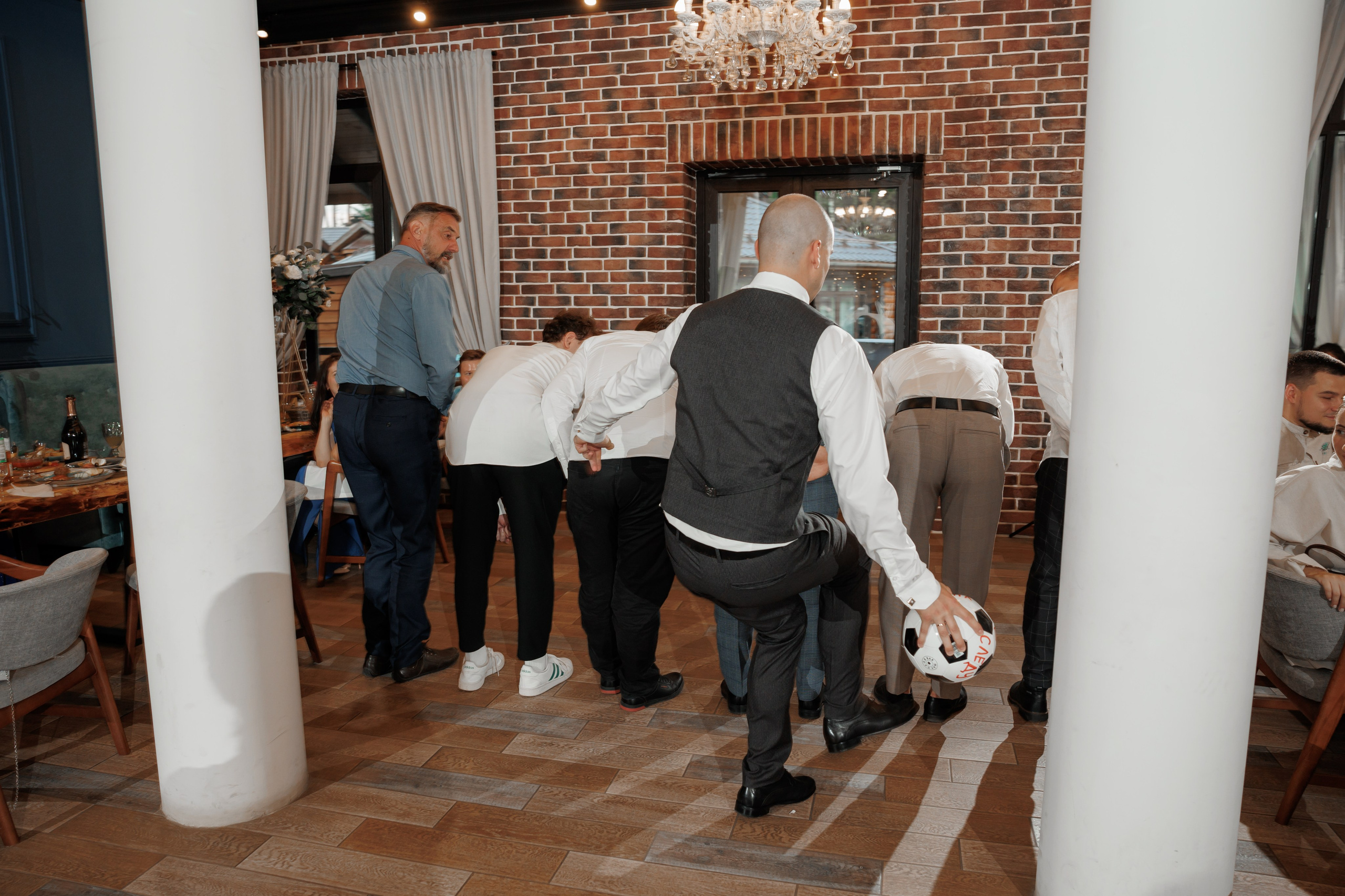 Полина и Дмитрий, загородный клуб «Барин», ЗАГС в г. Пушкино. Свадебный и репортажный фотограф (Москва, Королев и другие)