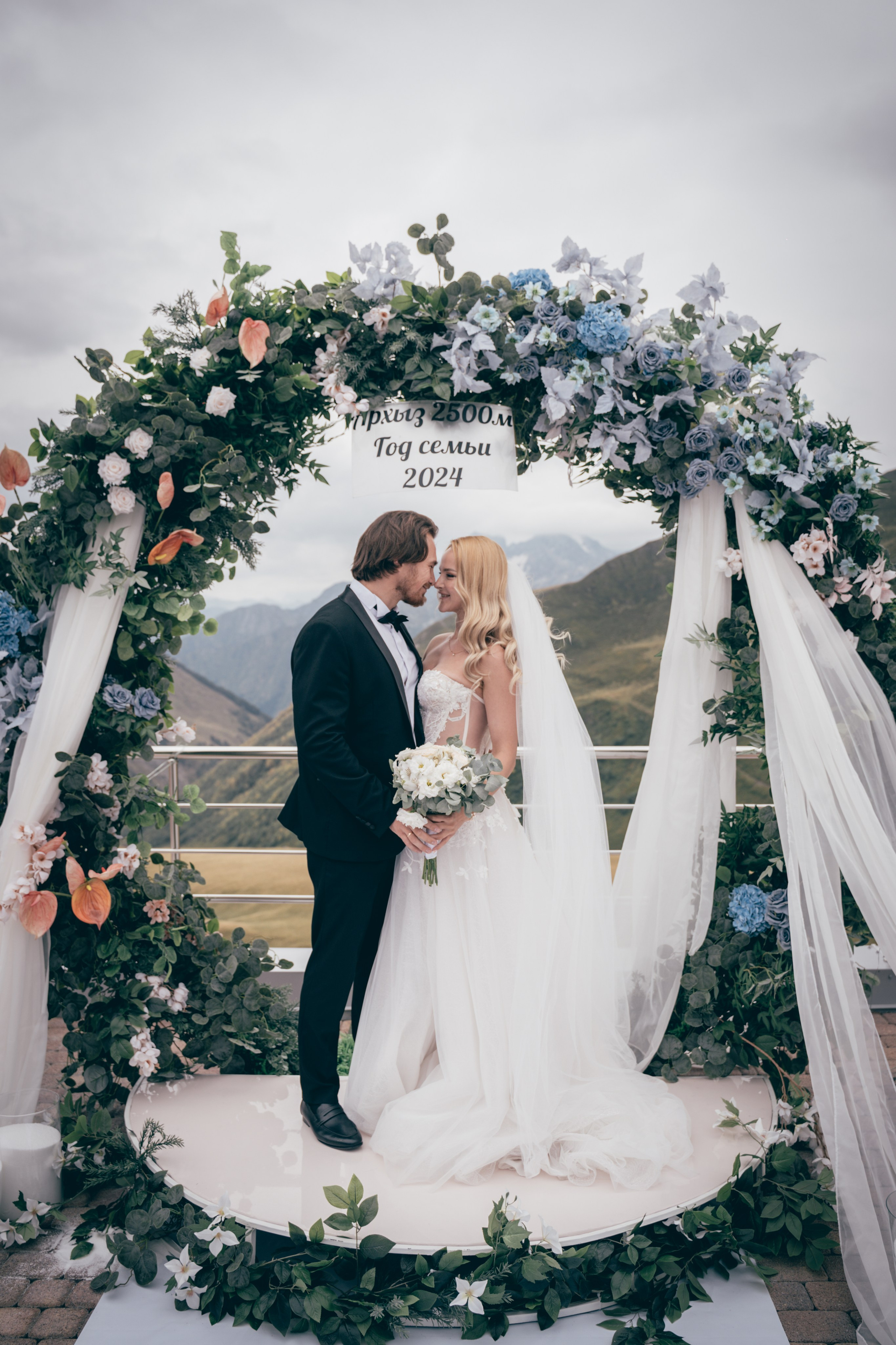 Индивидуальная фотосессия в горах Фотограф КМВ Пятигорск, Железноводск, Ессентуки, Кисловодск Архыз Домбай Горы. Фотограф КМВ|ГОРЫ Пятигорск Железноводск Ессентуки Кисловодск Домбай Архыз Эльбрус