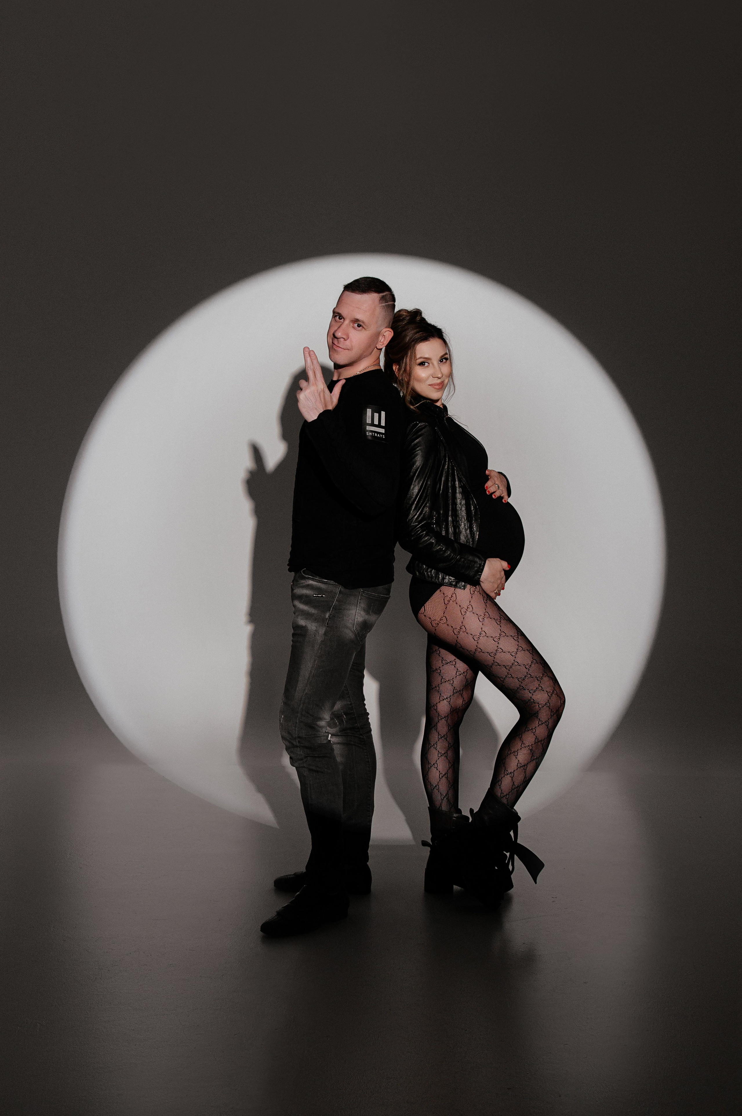 Фотосессия беременности на студии Караганда. Свадебный фотограф Караганда