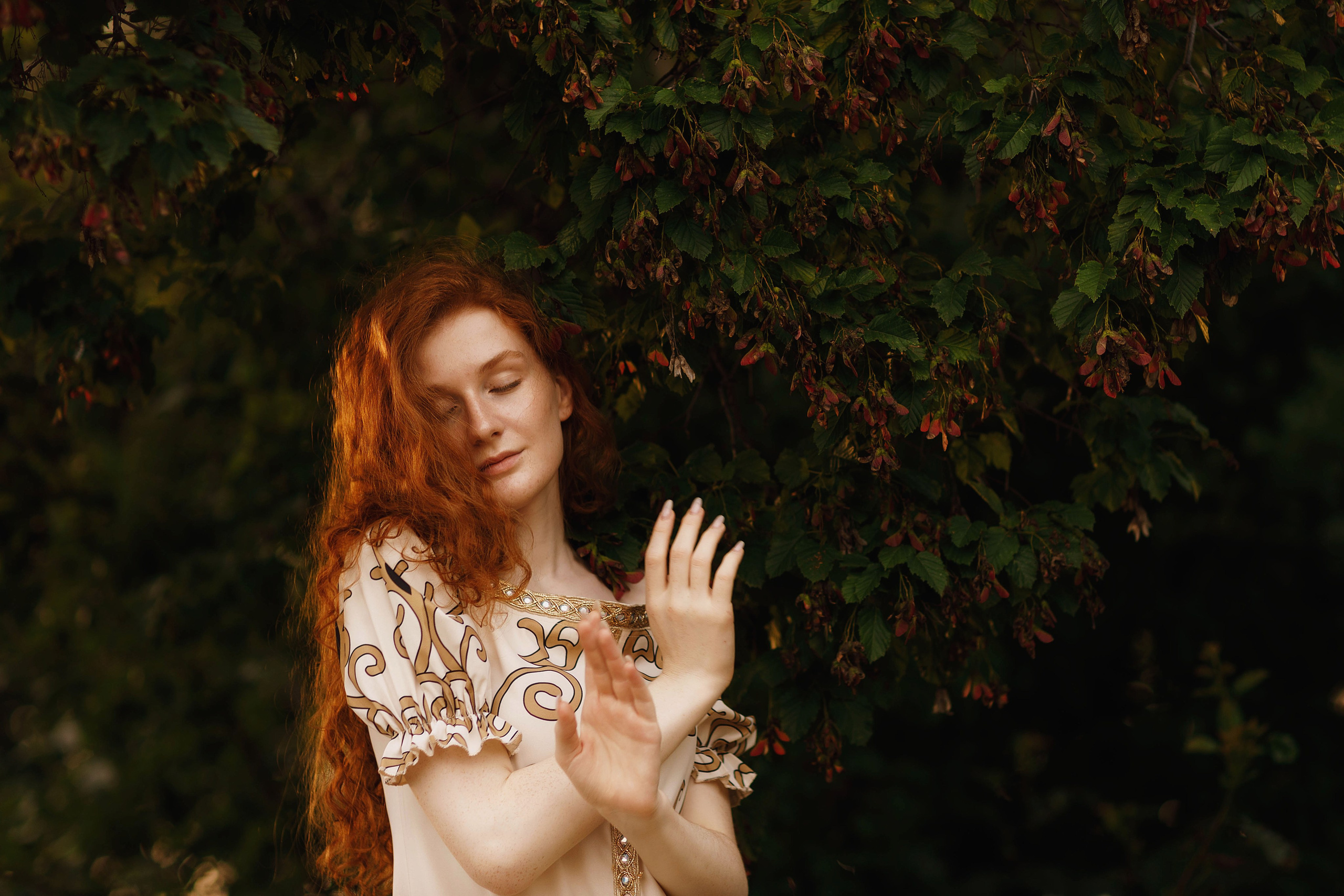 Фотосессия на заливе с Татой в платье от Ирины Павловой. Портретный и репортажный фотограф в Чебоксарах Андриян Чаркин