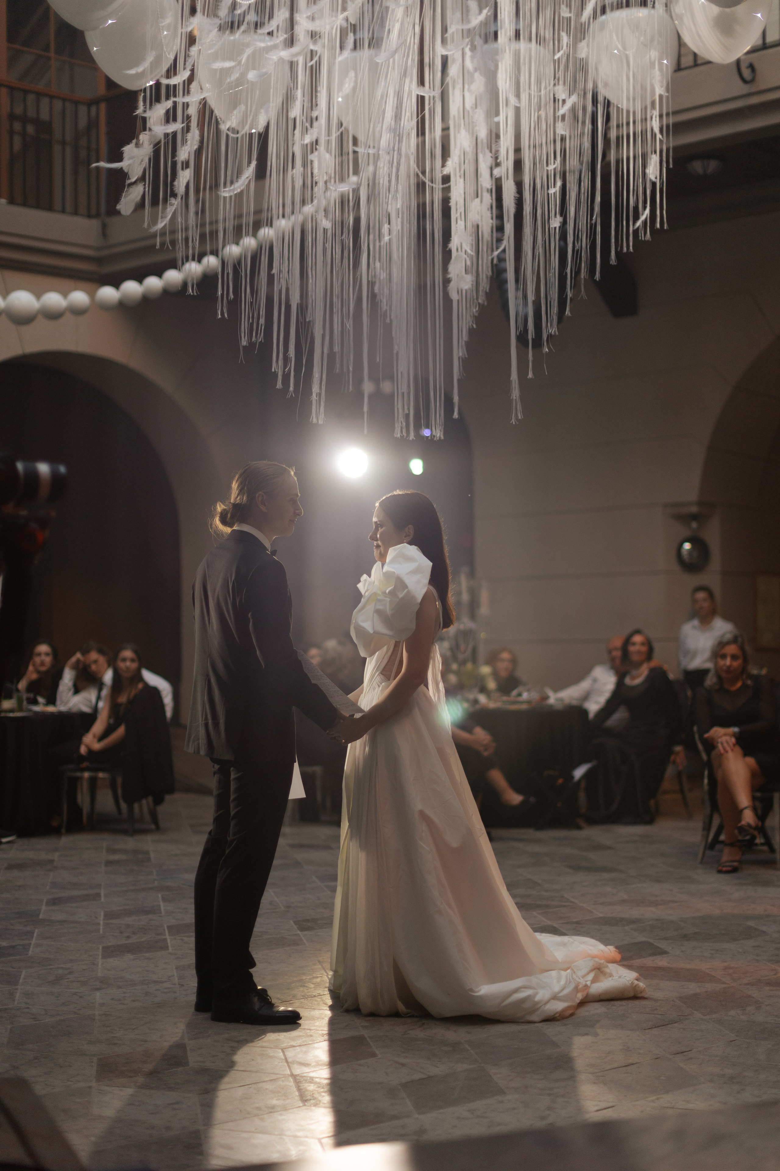 Артем и Анастасия: свадьба с танцами в замке. @dariazphoto свадебный фотограф