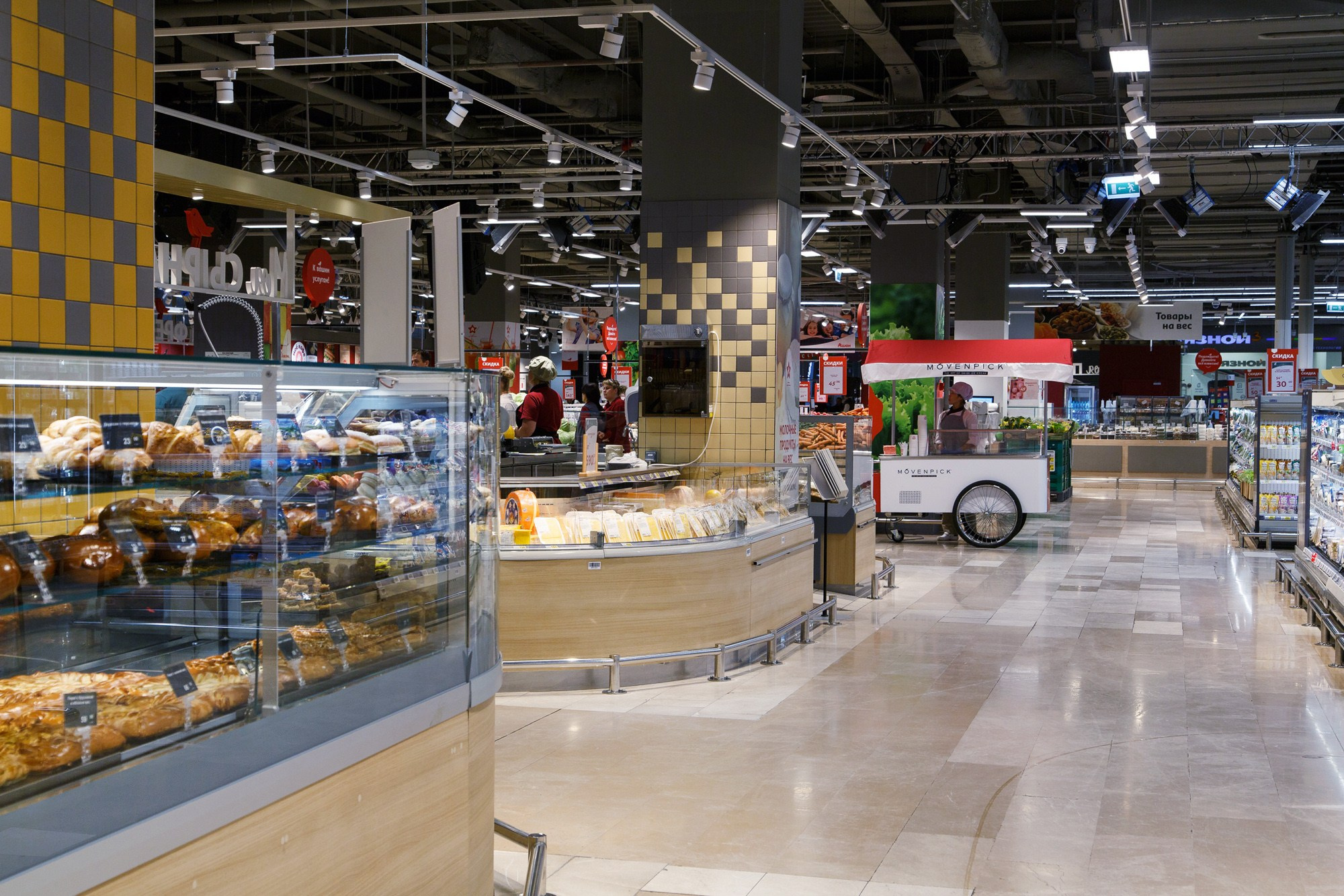 Auchan. Фотограф Ксения Колесникова. Интерьерная и портретная съемка в Москве