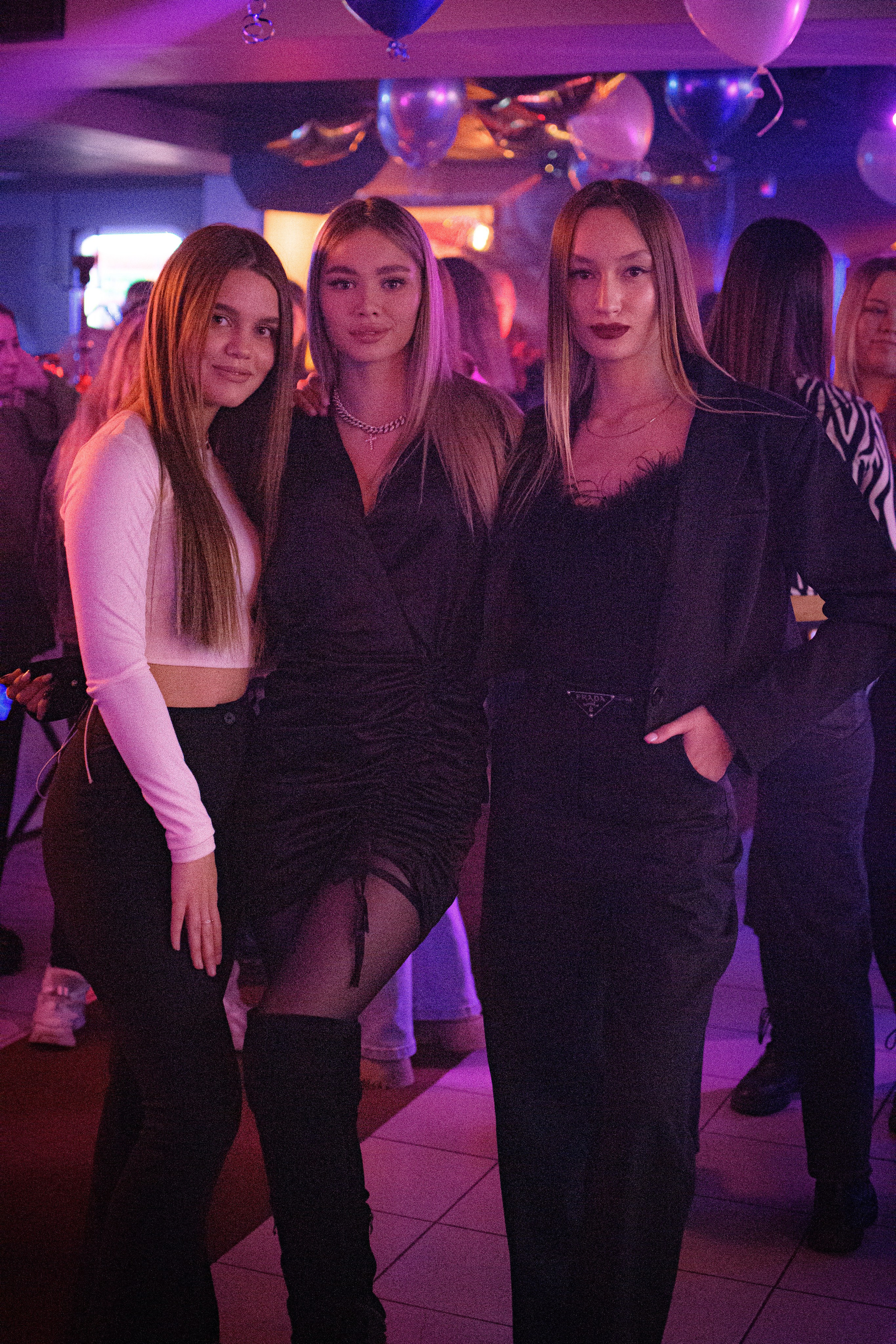 HOLLYWOOD / 6 YEARS. Photokarish