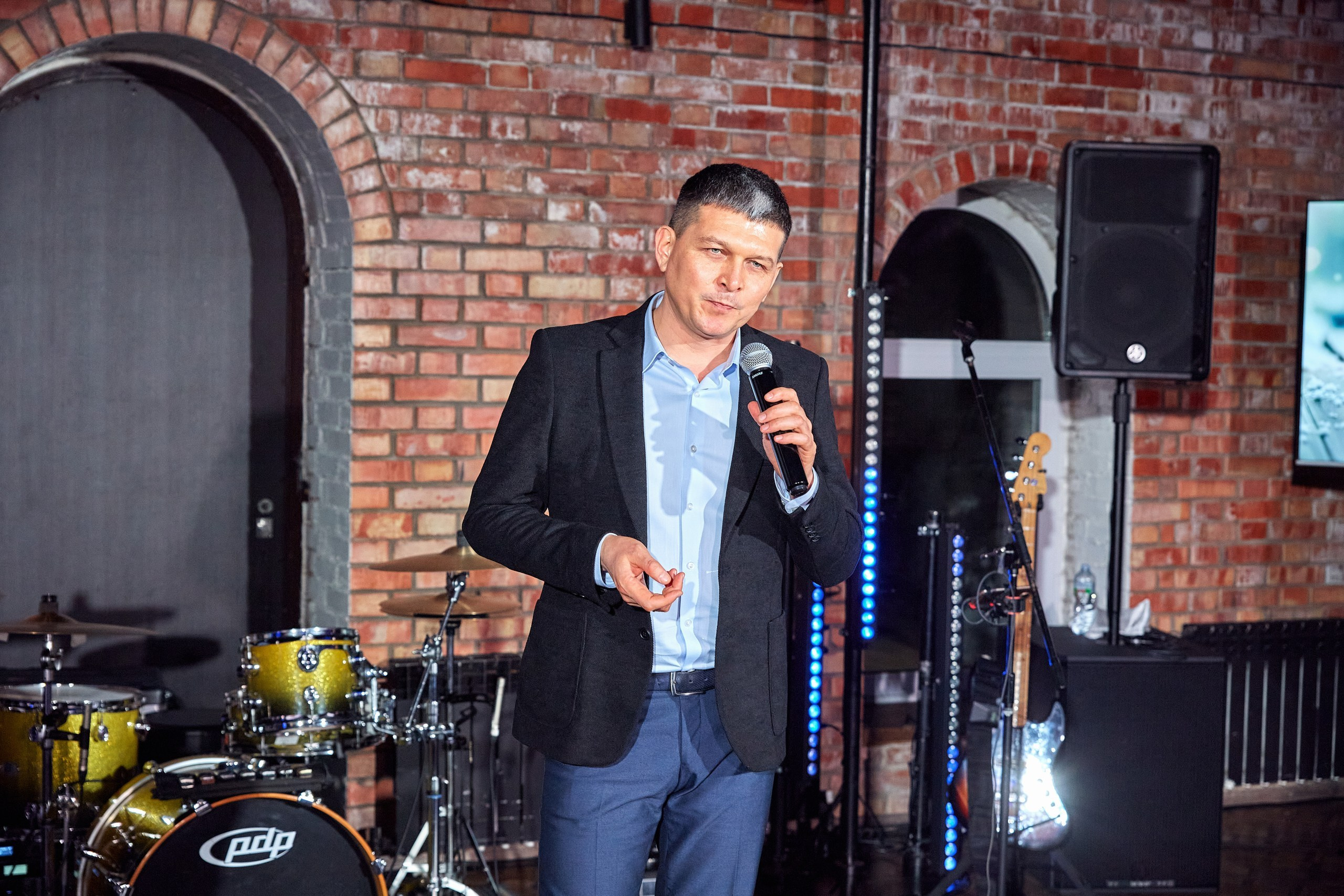 Компания Clarity / Пространство HIDE. Антон Артюшин, портретный фотограф. Москва