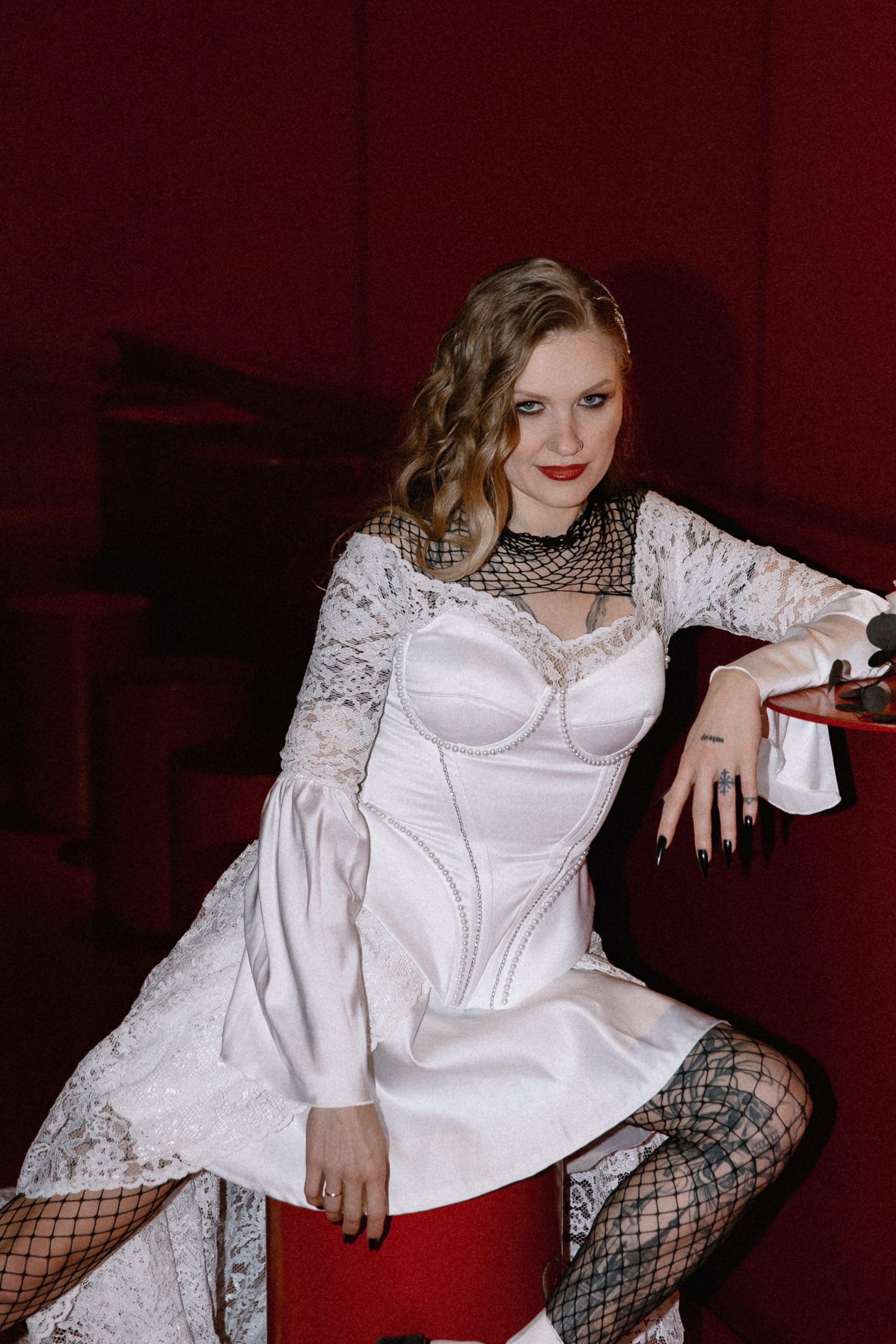 Алая готика. Николь — ваш любимый фотограф в Санкт-Петербурге