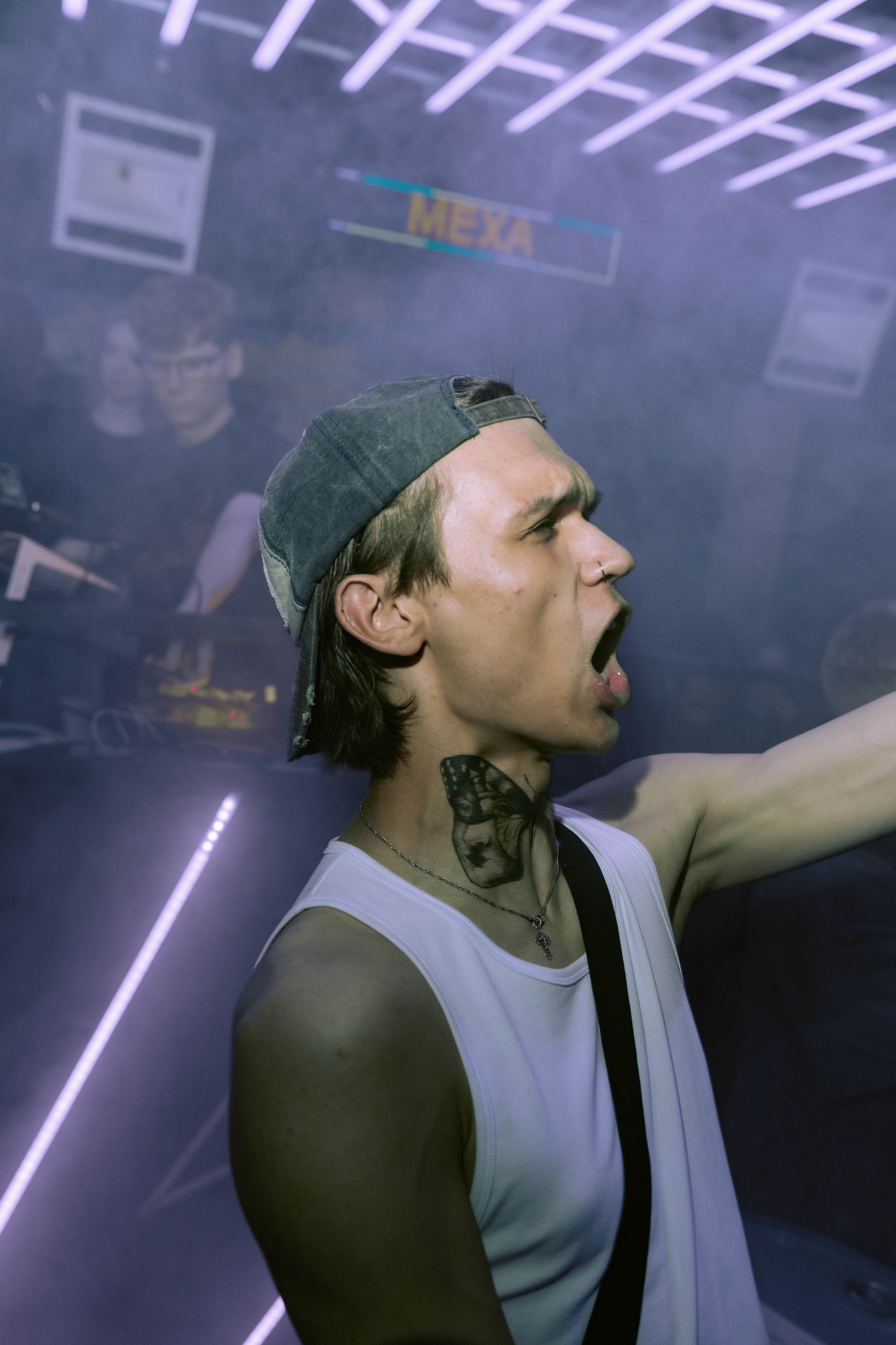 Mishka-bar 4. _Carpe diem_