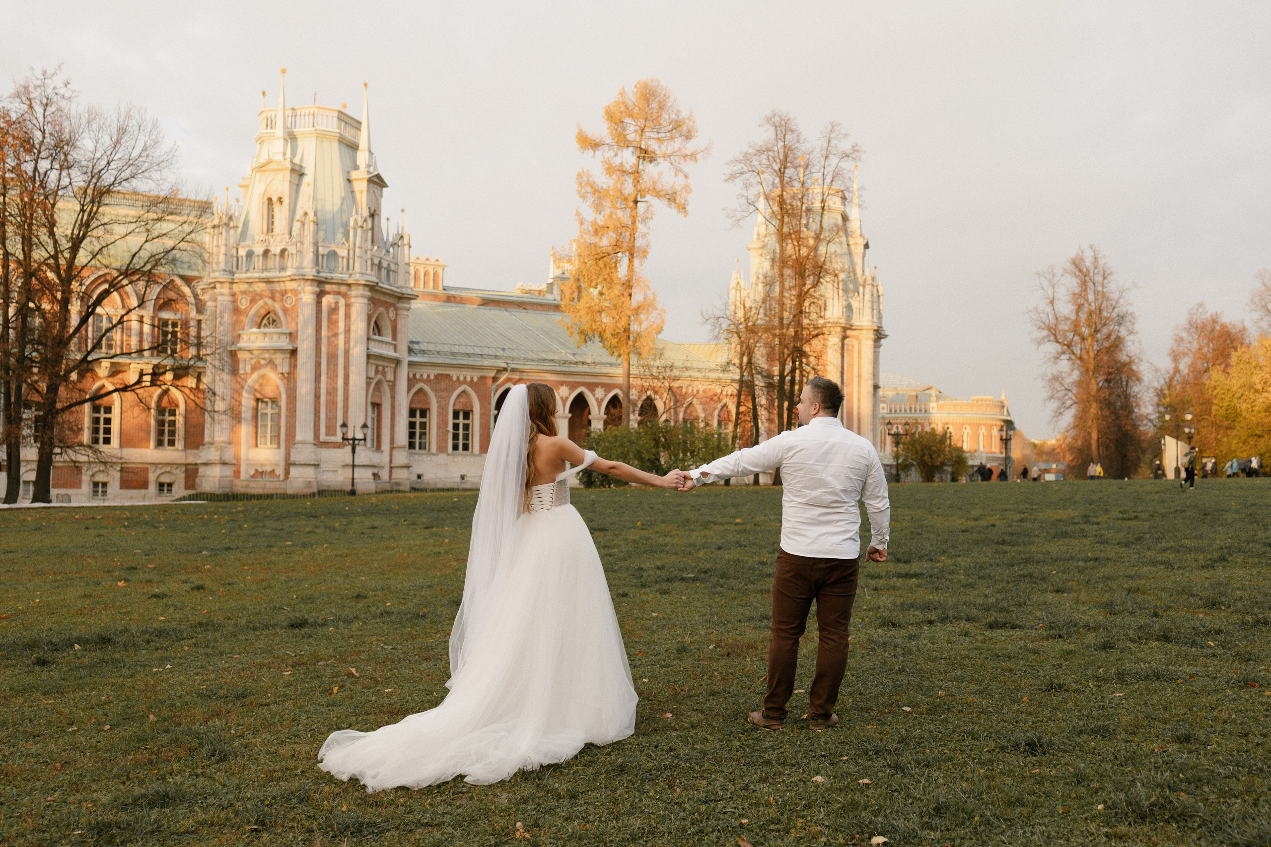 Свадебная прогулка в Царицыно. Семейный фотограф в Москве Аникина Наталья