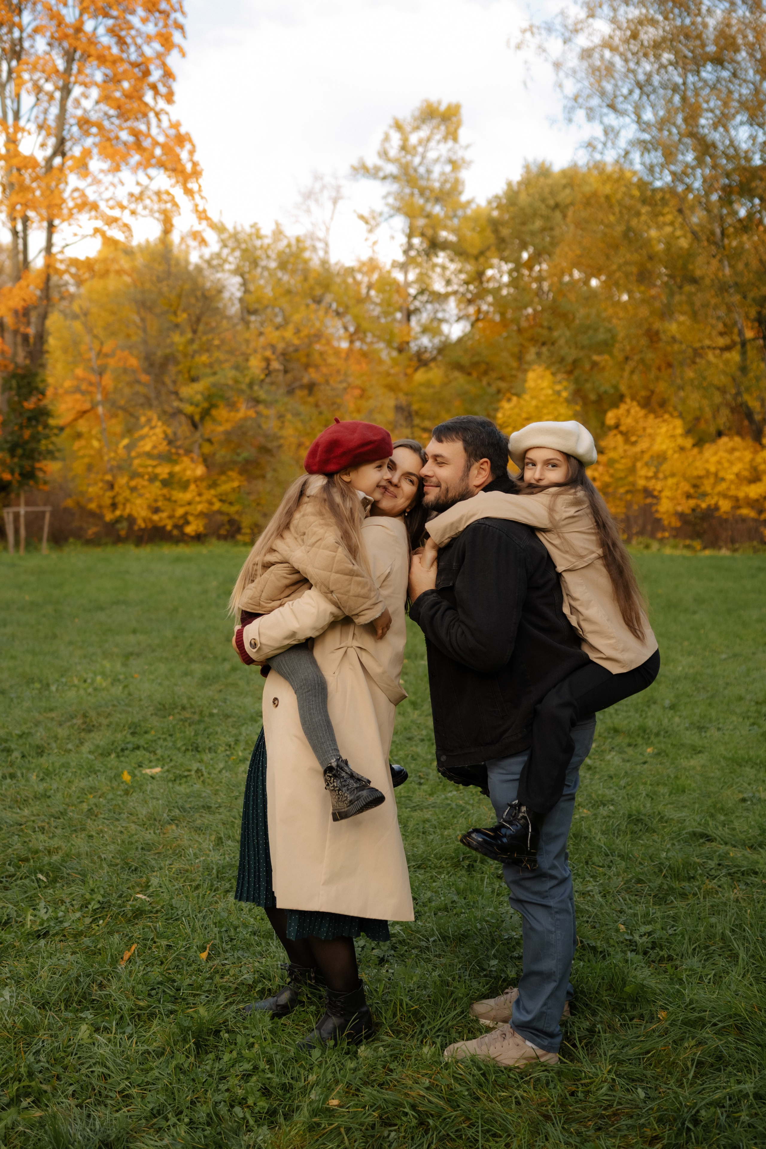 Надя, Женя, Николь и Даша. Дьяконова Валерия семейный и детский фотограф в Санкт-Петербурге
