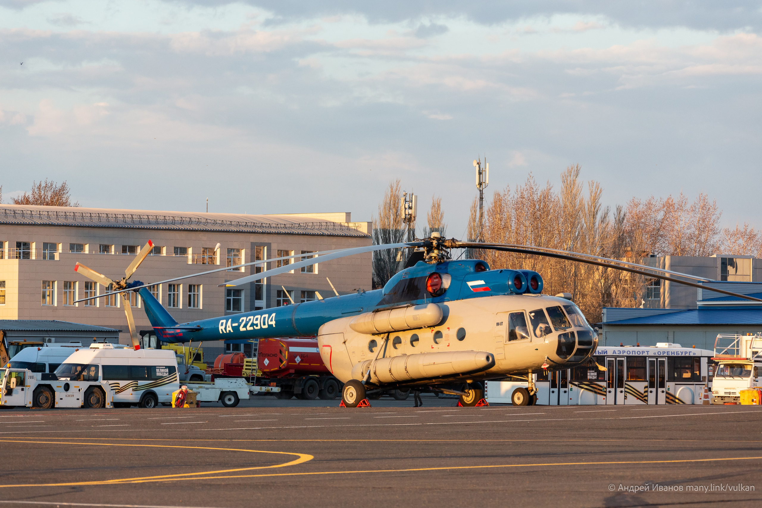 Перелёт на Байконур в 2026 г на самолётах АОН. Фотоальбом показывающий увлекательный мир авиации и мир медведей Андрея Иванова