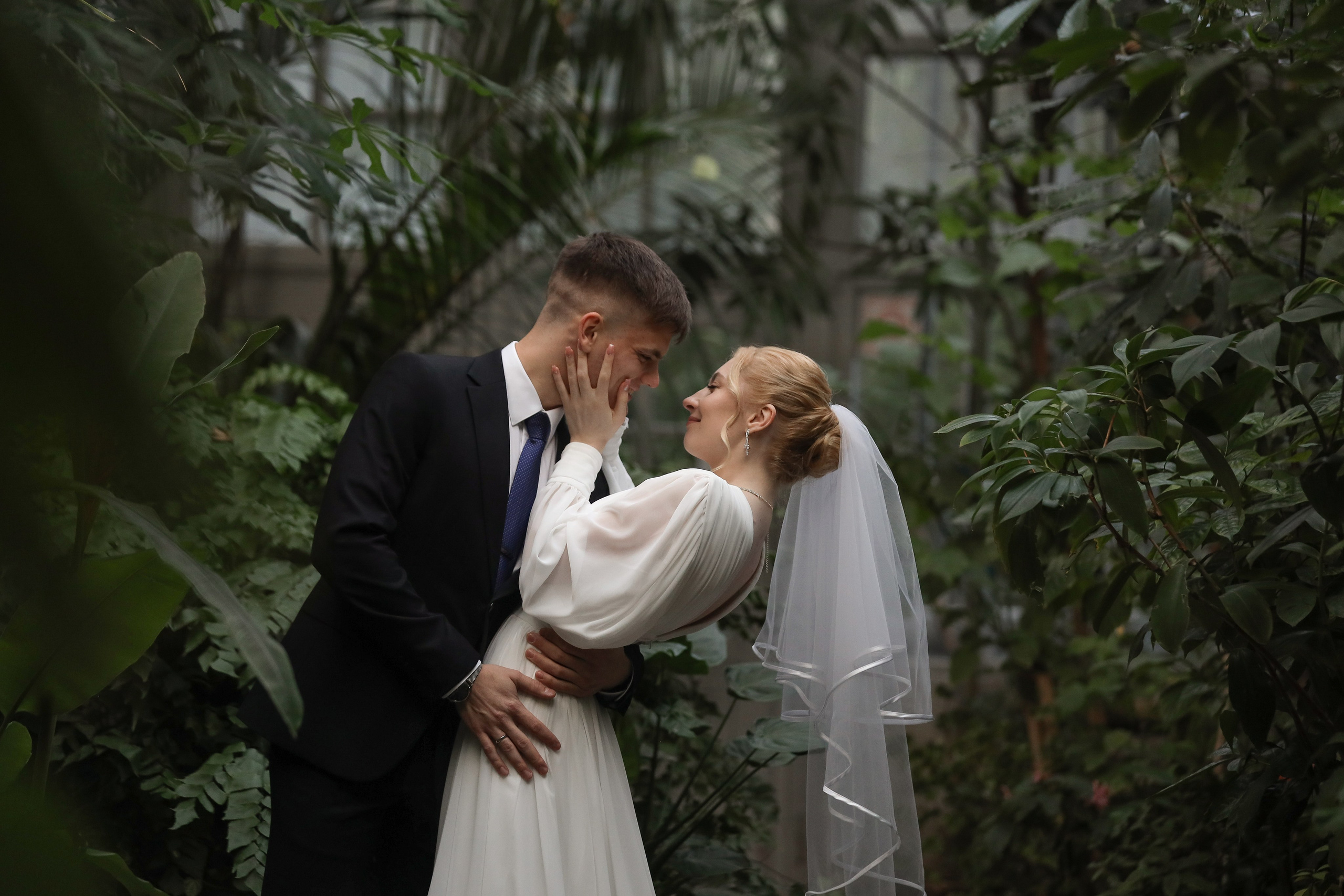 Фотосессия платьев. Фотограф Антон Чупринин