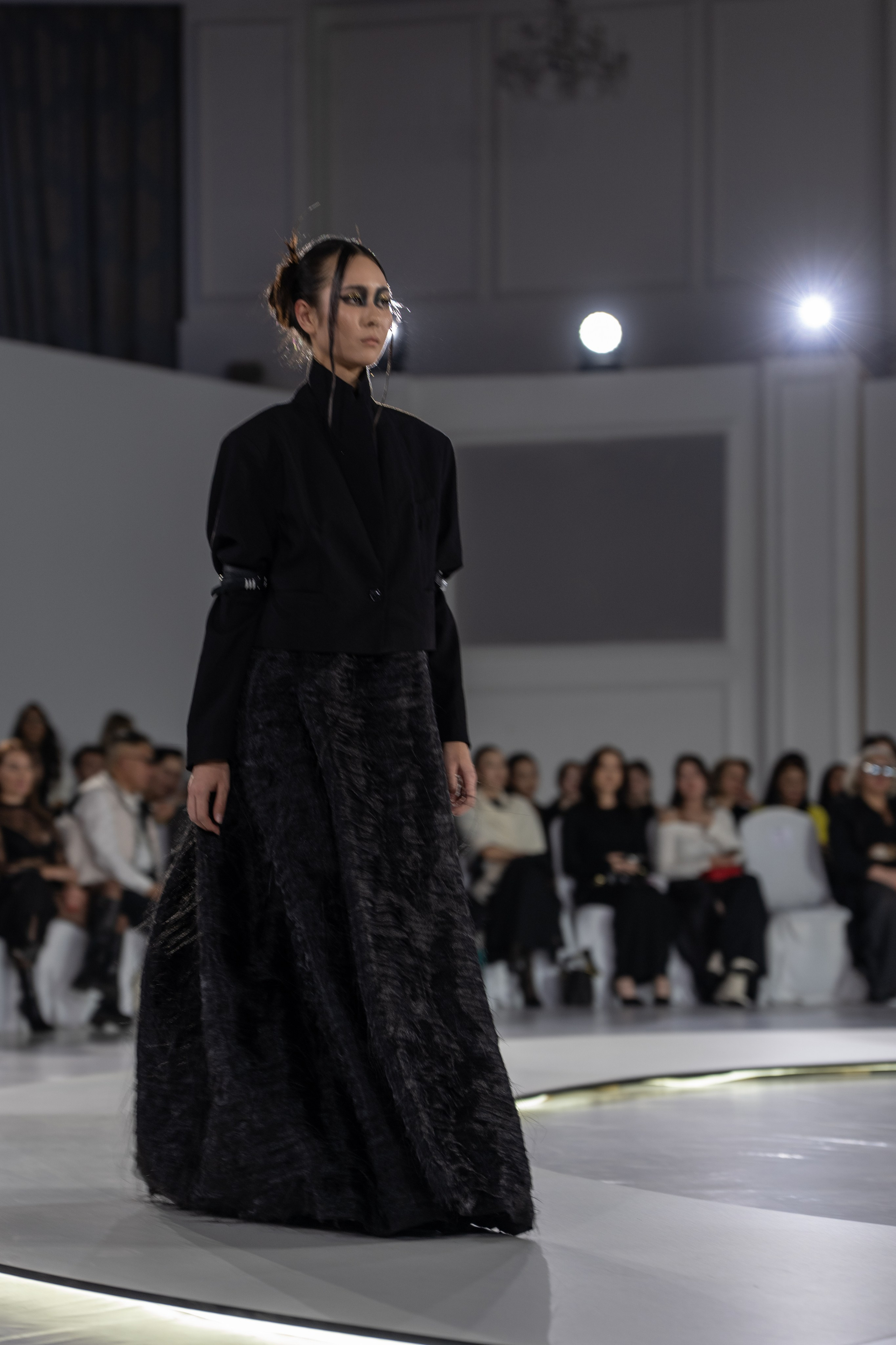 Dwsigner Nazar Almazbekov. Сайт Алматинского НЮ АРТ, будуар и фэшн фотографа Дениса Карпенко