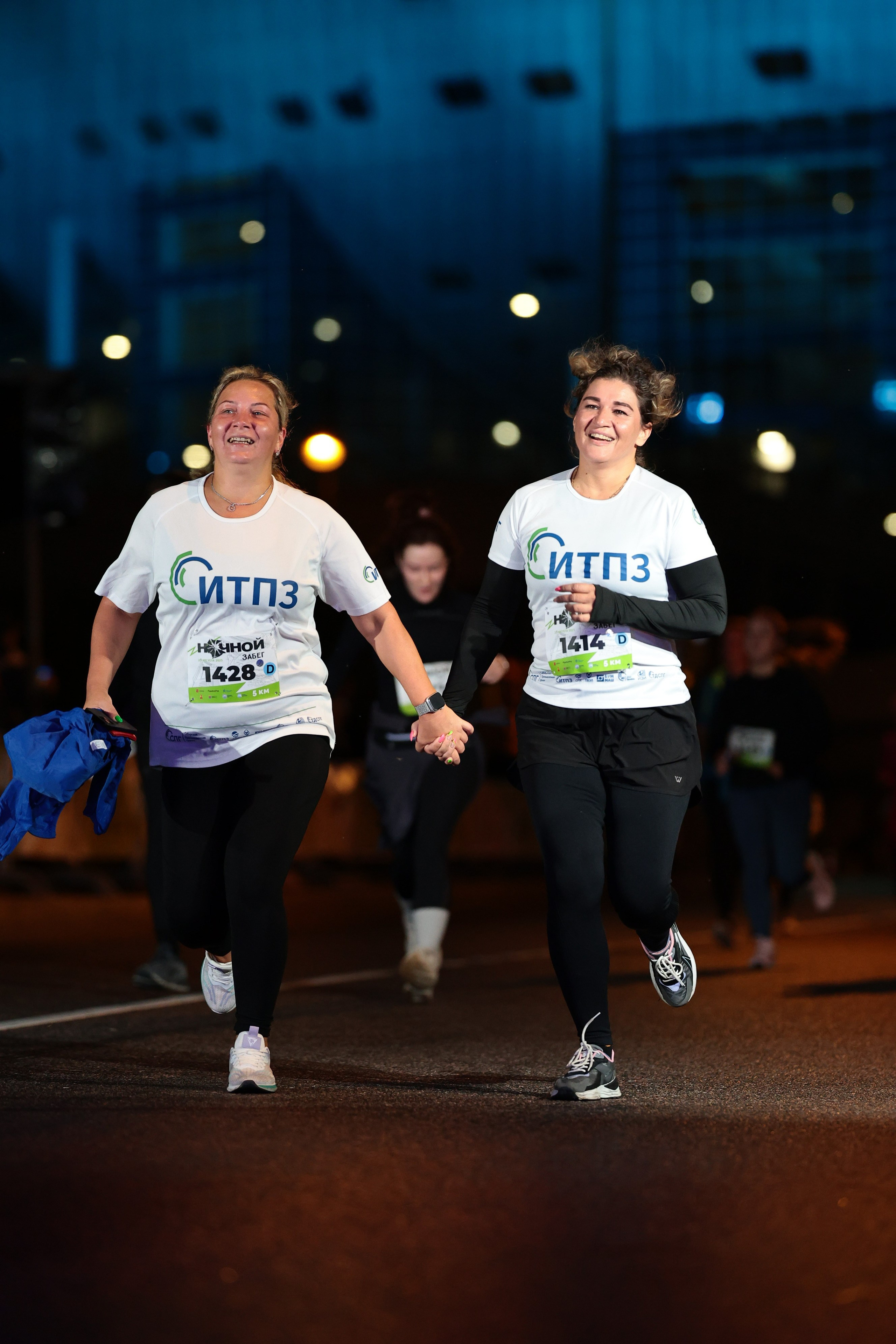 ПушкинРан ночной забег 2025. Спортивный фотограф в Санкт-Петербурге Илья Vacool