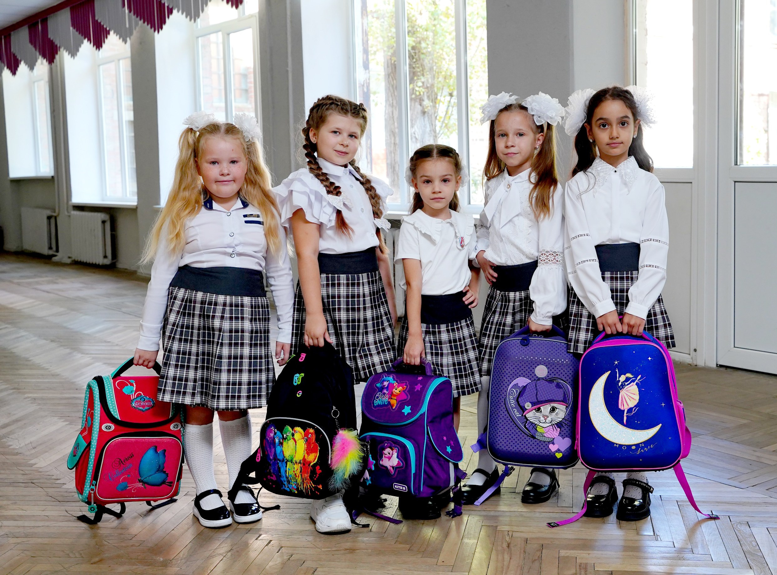 1 кл / мелкие группы //. MEMENTO.Выпускные альбомы, школьные, юбилейные и другие книги. Ростов-на-Дону