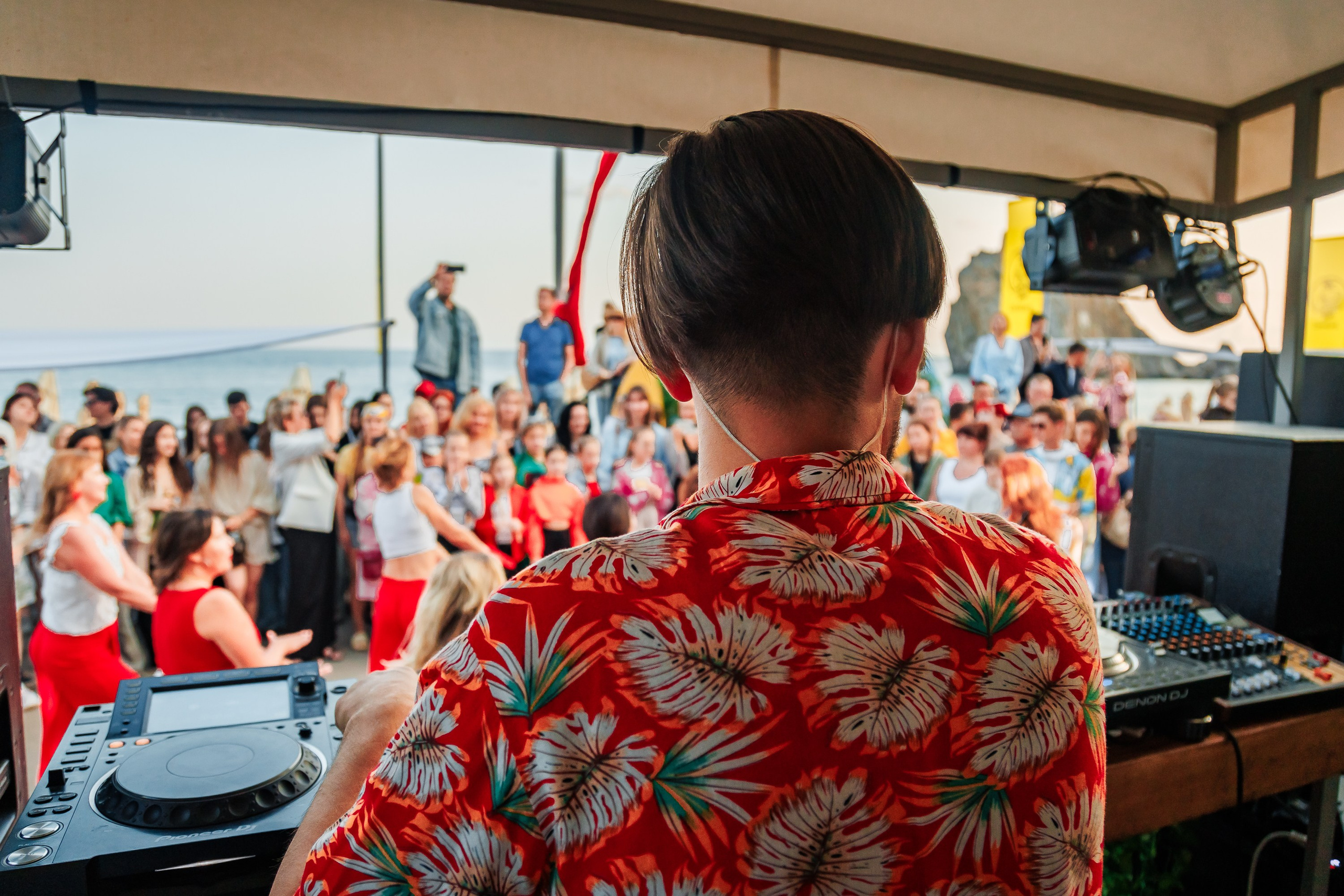 Открытие сезона в HUNGRY BIRD_Симеиз_Крым_14.06.2025. Аминов Руслан | Фотограф