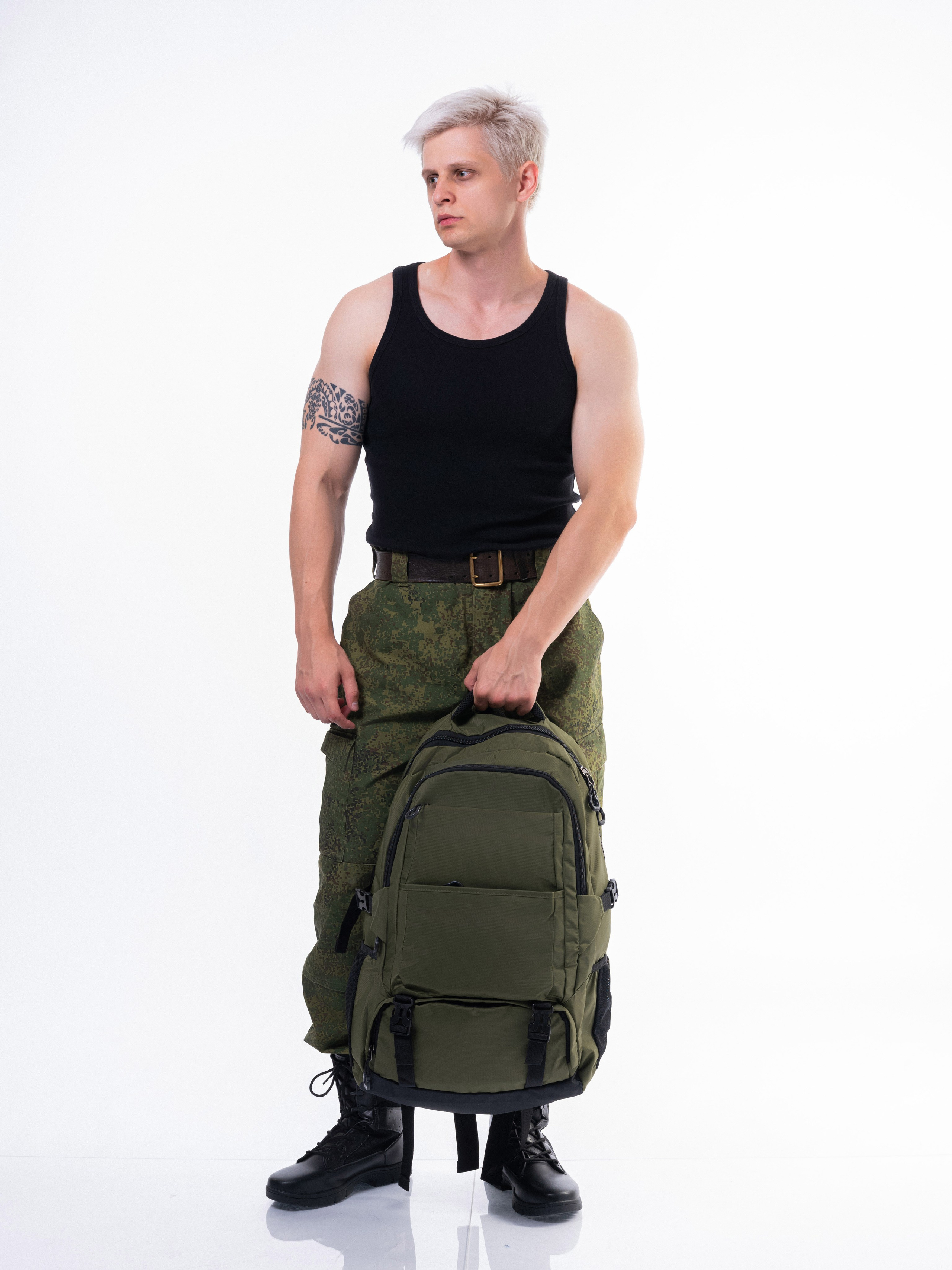 Каталог Мужчины. Студия рекламной и предметной съемки товаров WELKO Studio