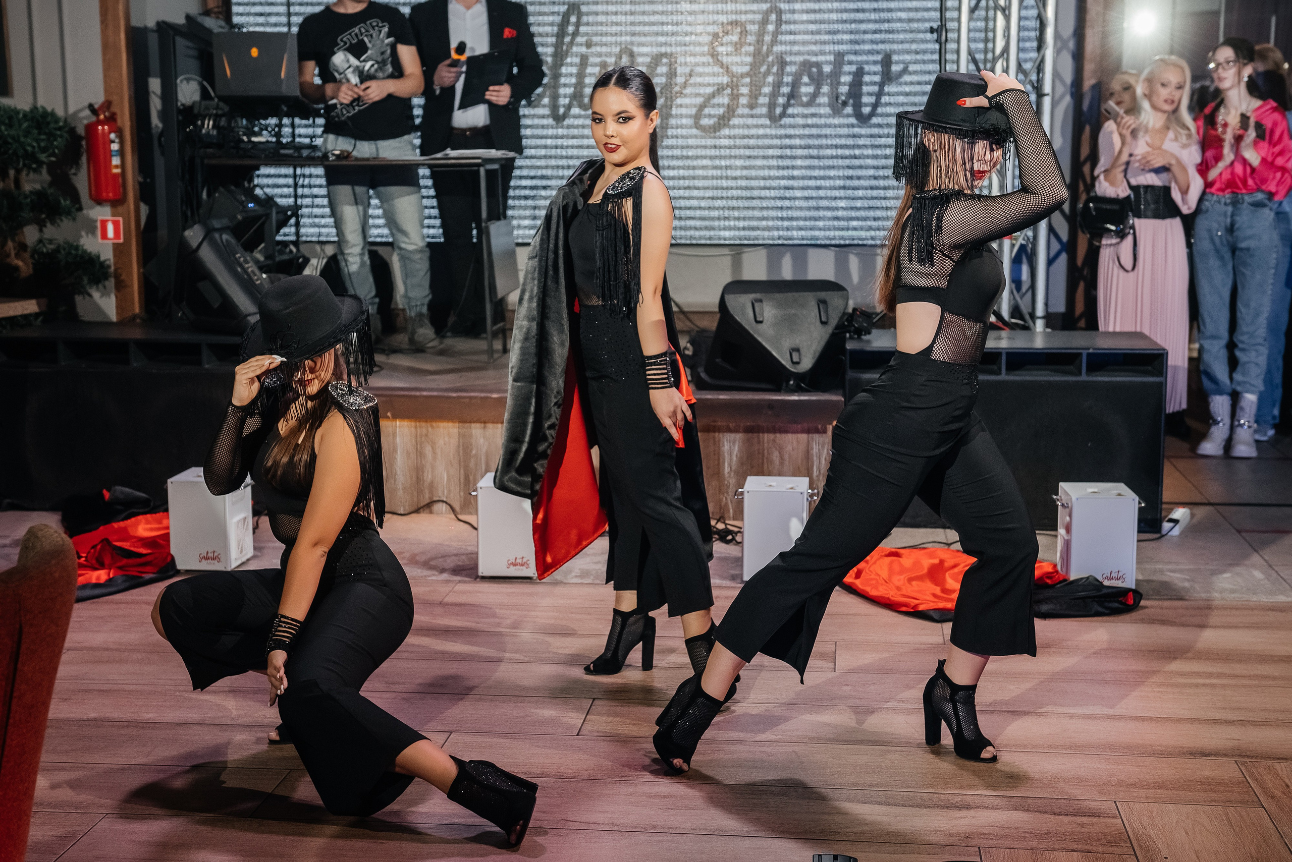 Выступления на банкетных площадках. Танцевальная шоу-группа «GRANAT»