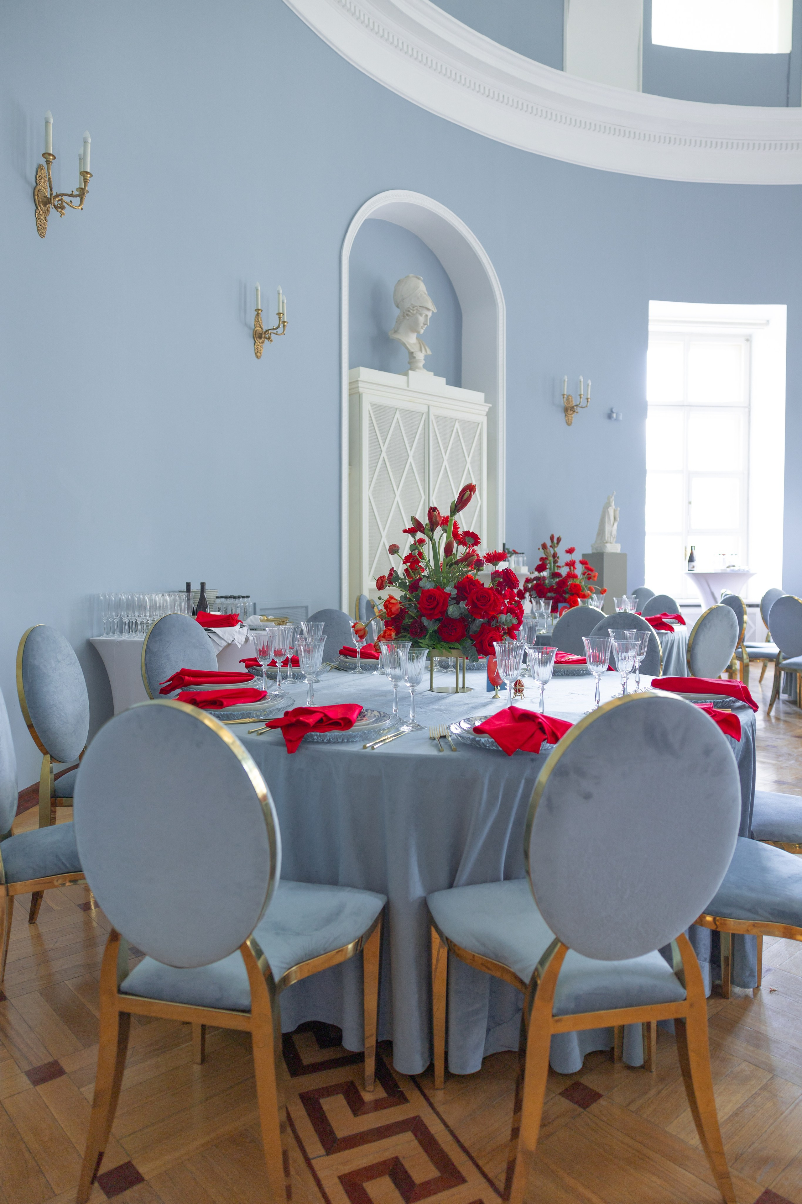 Академия живописи и ваяния И. Глазунова. Kirillova Studio — мастерская декора и событий Юли Кирилловой