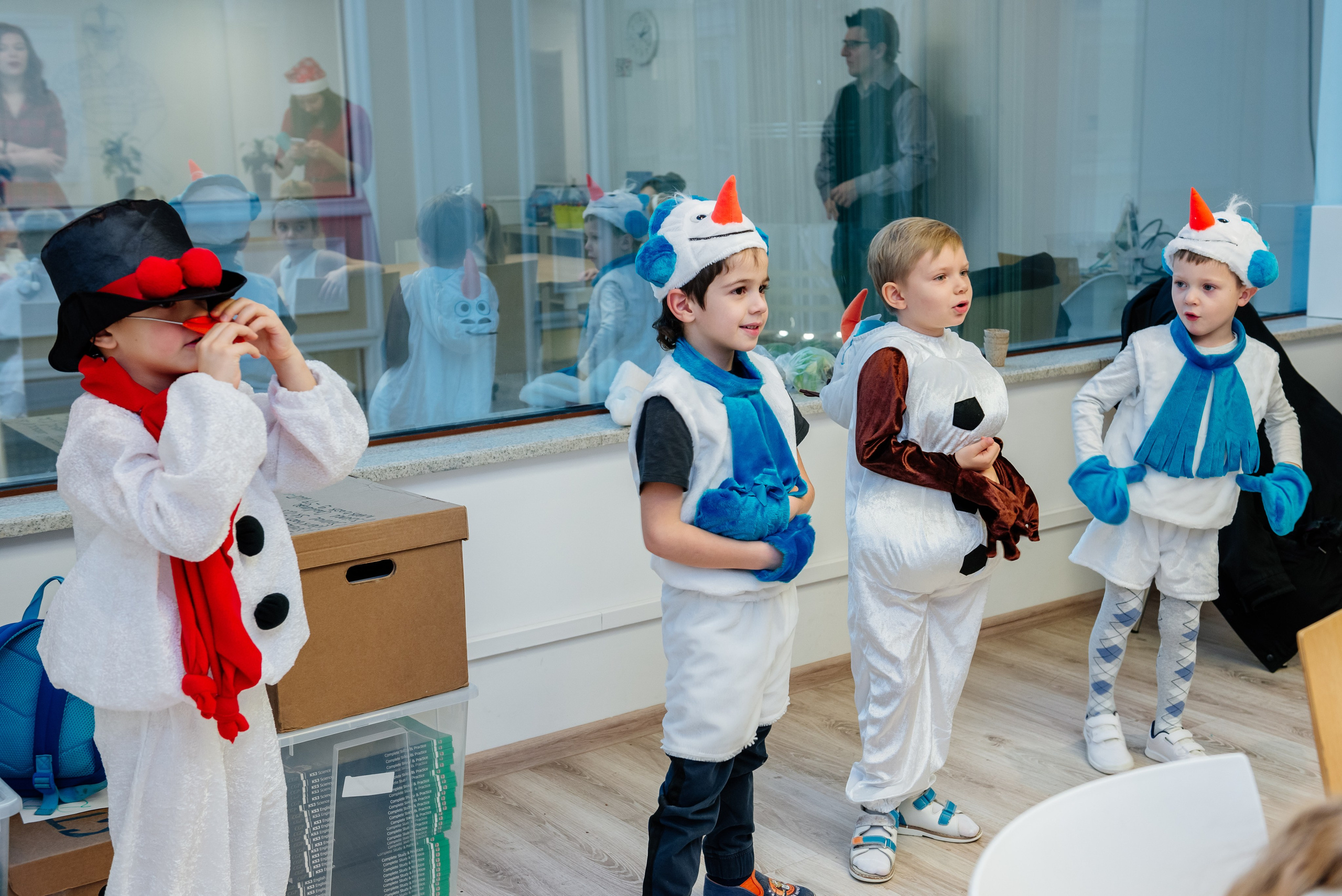 Английская школа. Study Lab. Фотограф LANA STIL. Семейный, репортажный фотограф, студия. Женский, мужской портрет. Фотографирую территориально в г. Королев, Москва, МО