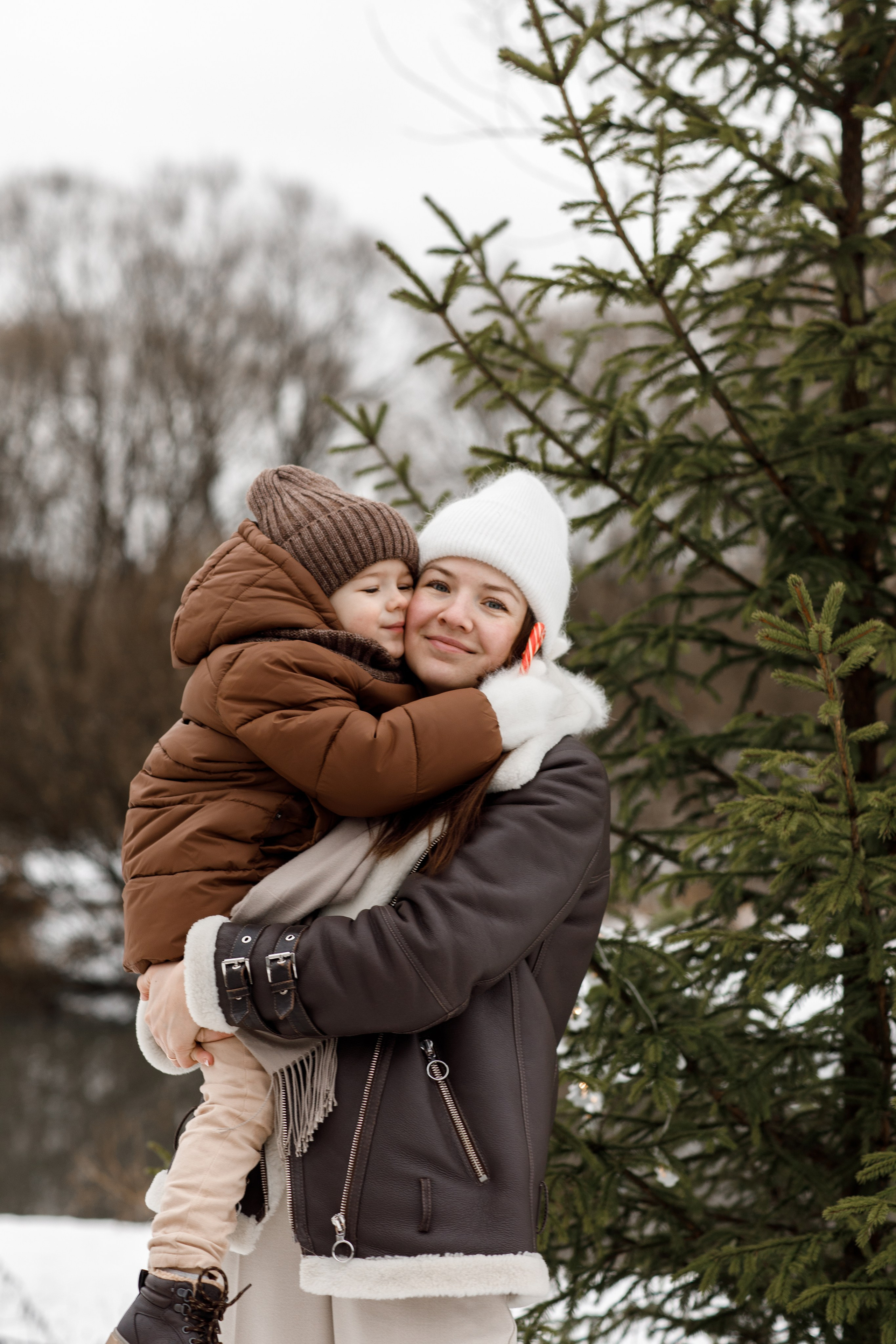 Семья у машины. Портретный фотограф в г. Москва Солнцево Яковлева Анастасия