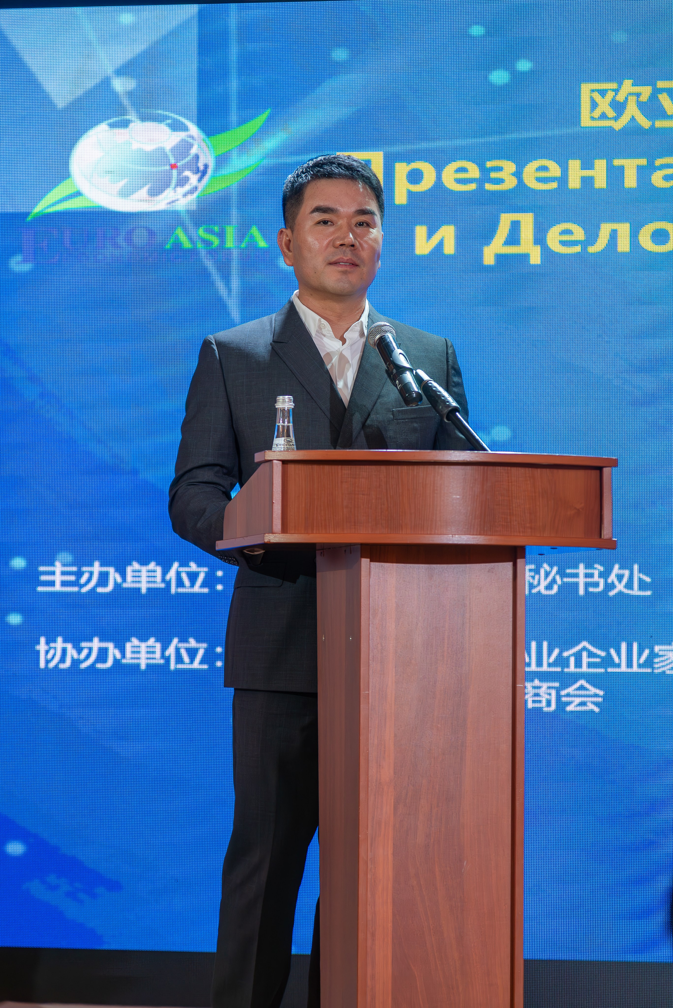 Репортажная фотосъемка для бизнеса, рекламные проекты, выставки, конференции. &nbsp;Стоимость:&nbsp; &nbsp; &nbsp;(7 000р./час)   (2 часа&nbsp;— 12 000р.)   (&nbsp;3 часа&nbsp;— 15 000р.)     (6 часов&nbsp;— 25 000р.)   (&nbsp;полный&nbsp; день 10 часов&nbsp;— 35 000р.)  Быстрая обработка фото   (Готовность фото от&nbsp;1 до&nbsp;4 дней)&nbsp;