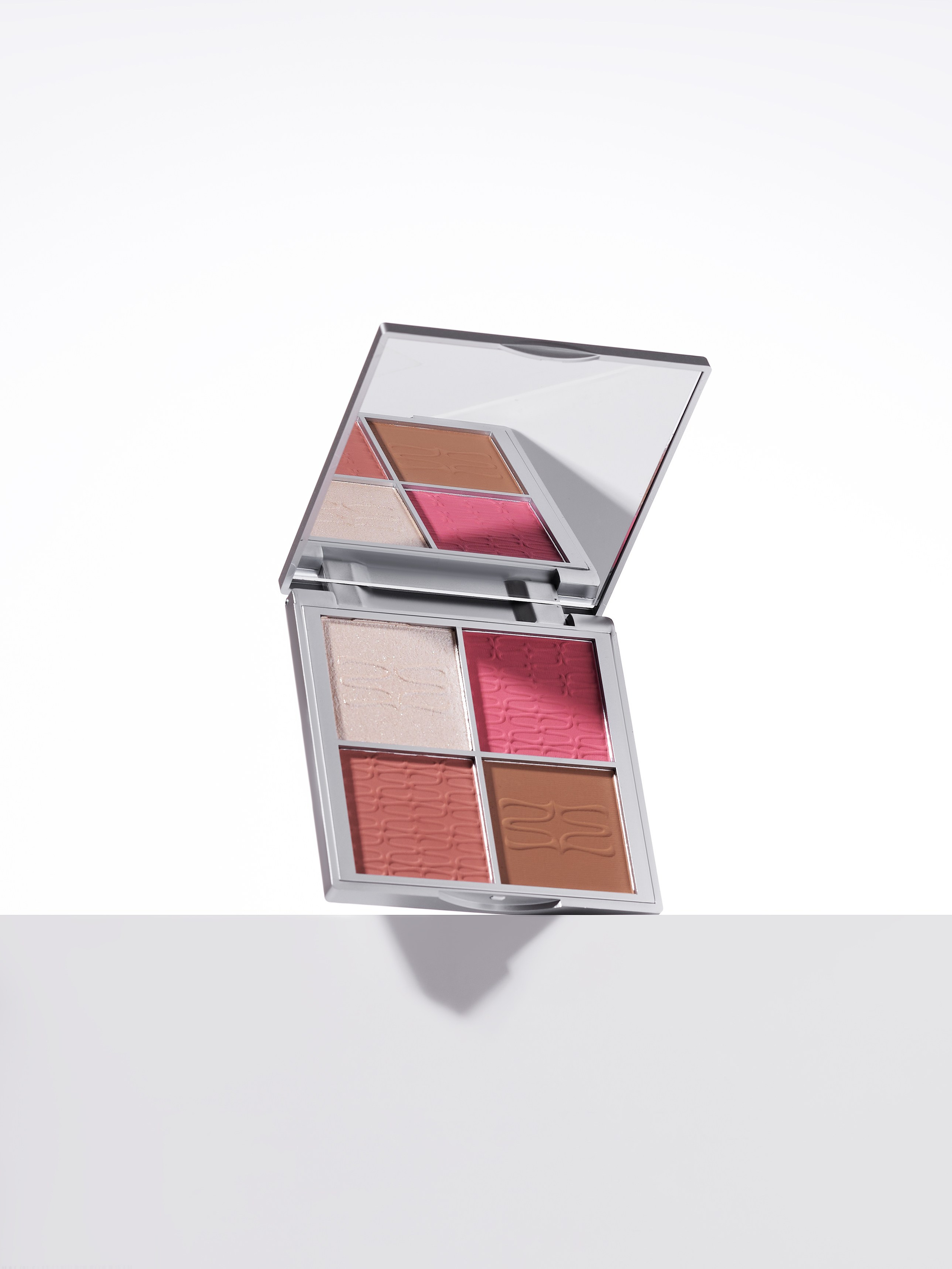 MIXIT (декоративная косметика). Предметный фотограф в Москве Софья Боргардт