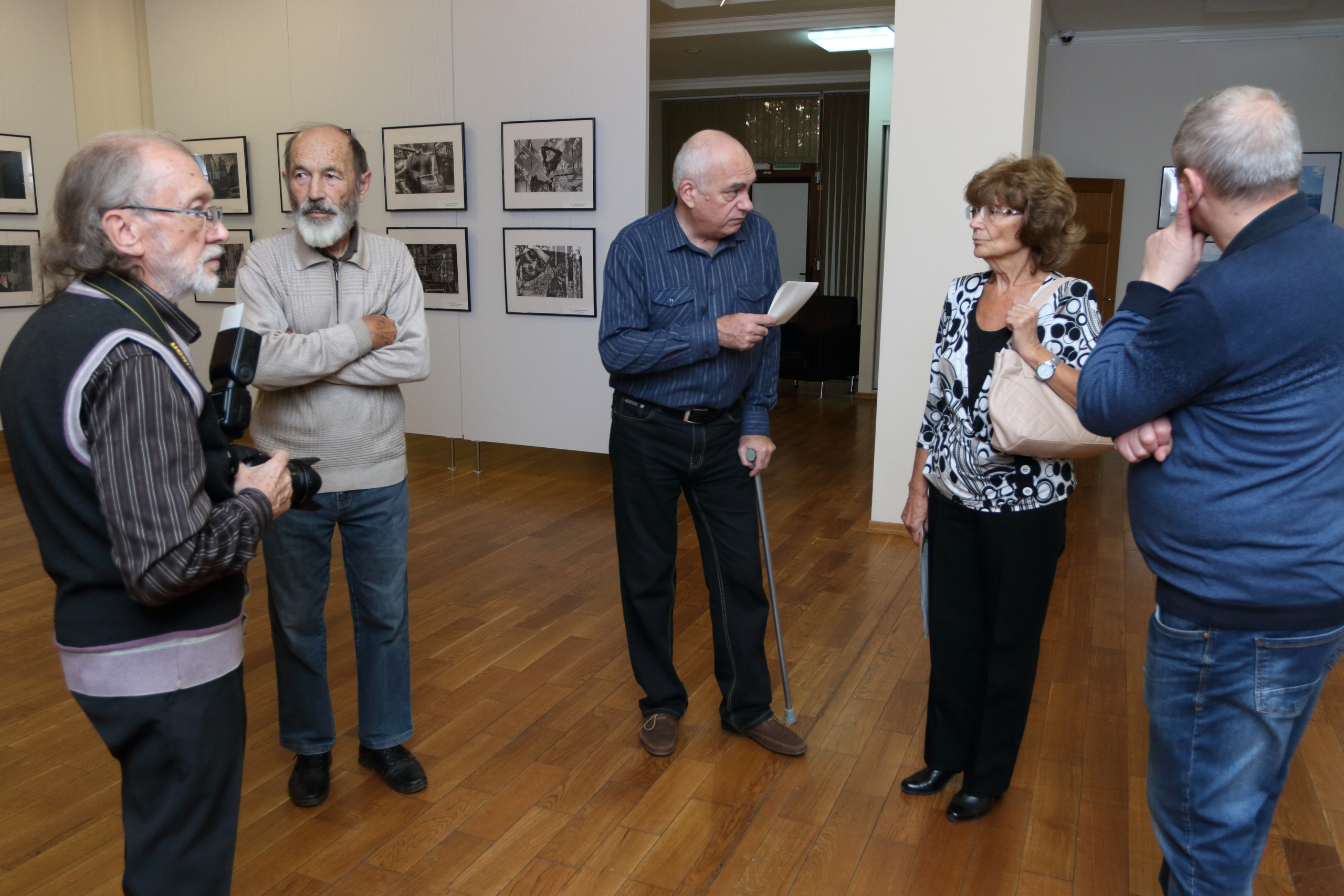 14.10.2018 Выставка «Собрание кадров». Развеска. Фотообъединение Самарского областного отделения Союза журналистов России