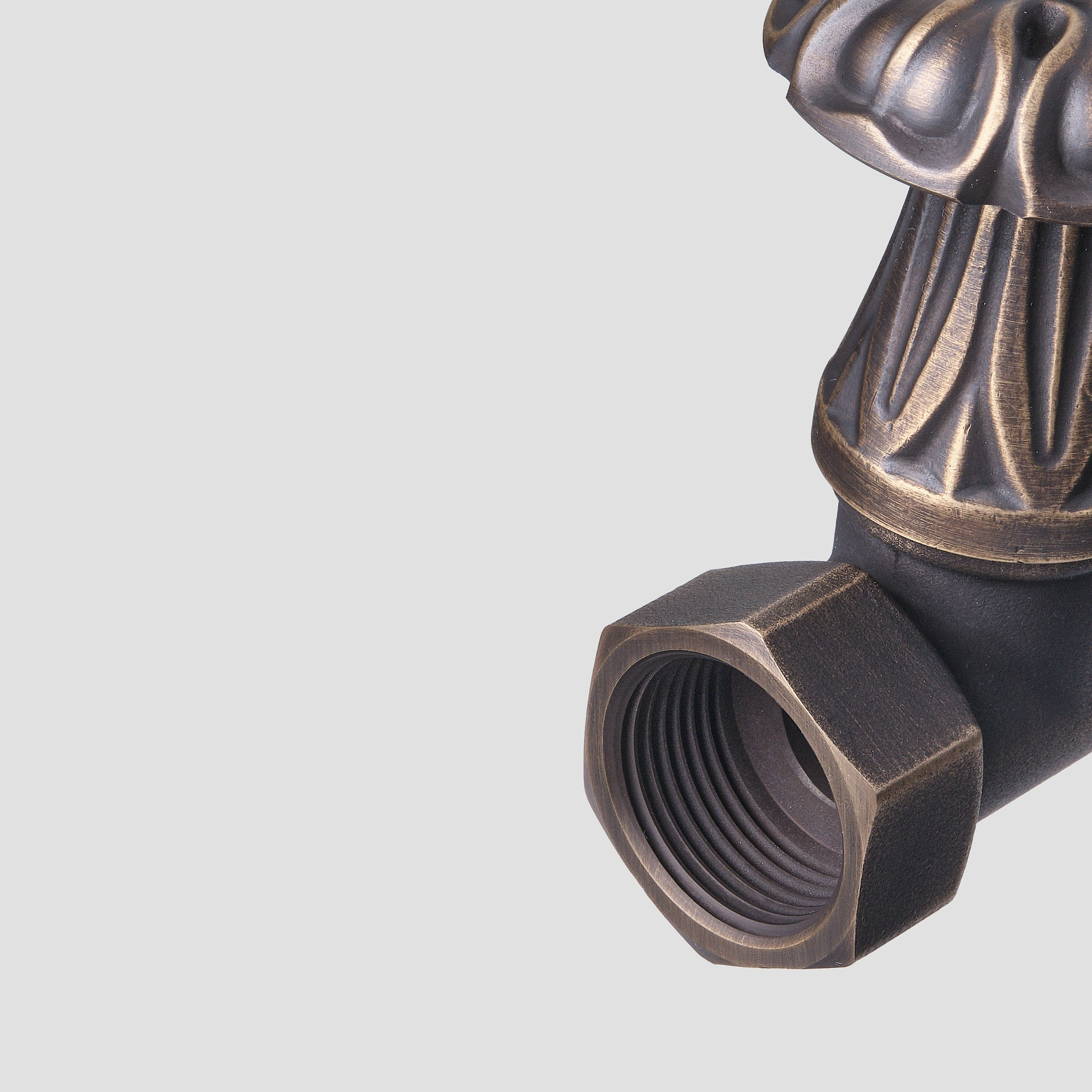 Предметные фотографии вентилей и запорной арматуры