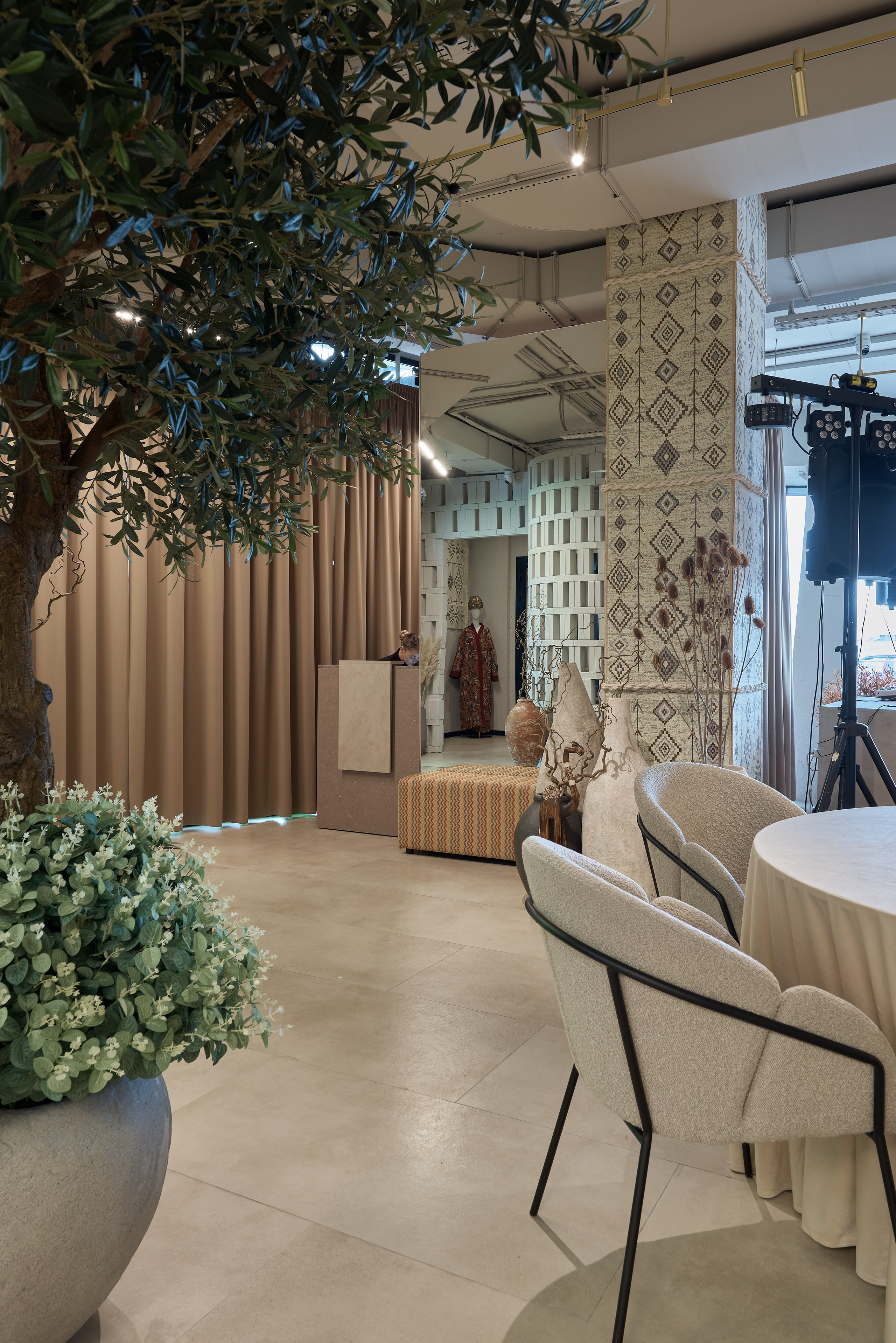 Хоттабыч. Абросимов Лев интерьерный и архитектурный фотограф